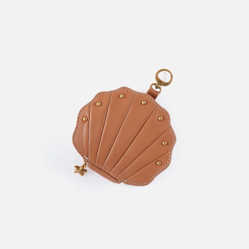 Seashell Clip Pouch in Smooth Leather - Warm Cashew made by HOBO