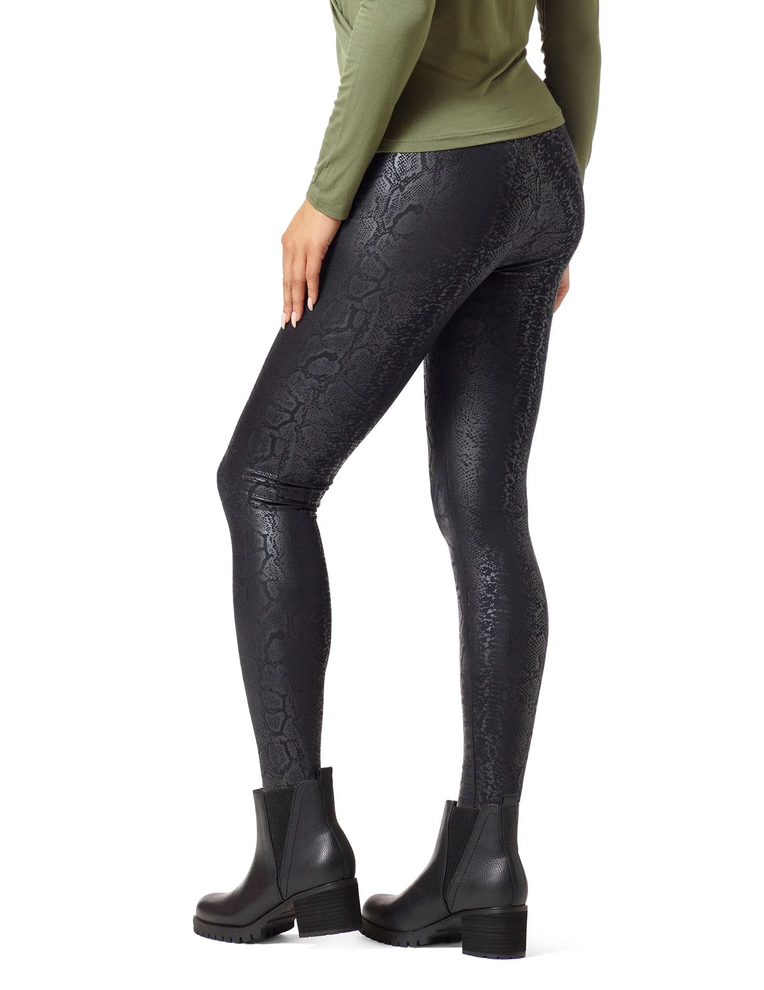Layering Weightless High Rise Leggings sold by HUE product image thumbnail 2