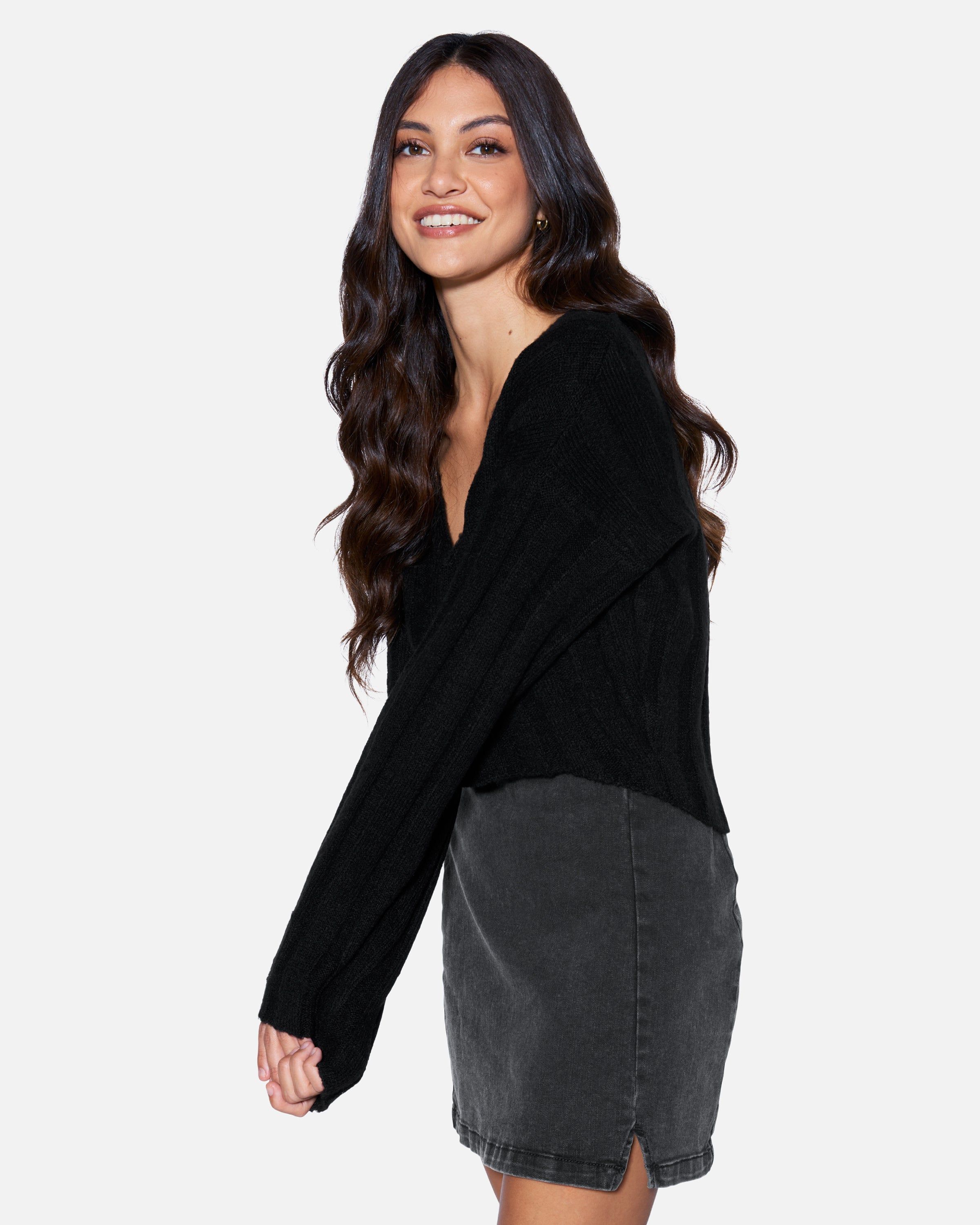 ESSENTIAL CROPPED LONG SLEEVE SWEATER sold by Hurley product image thumbnail 3