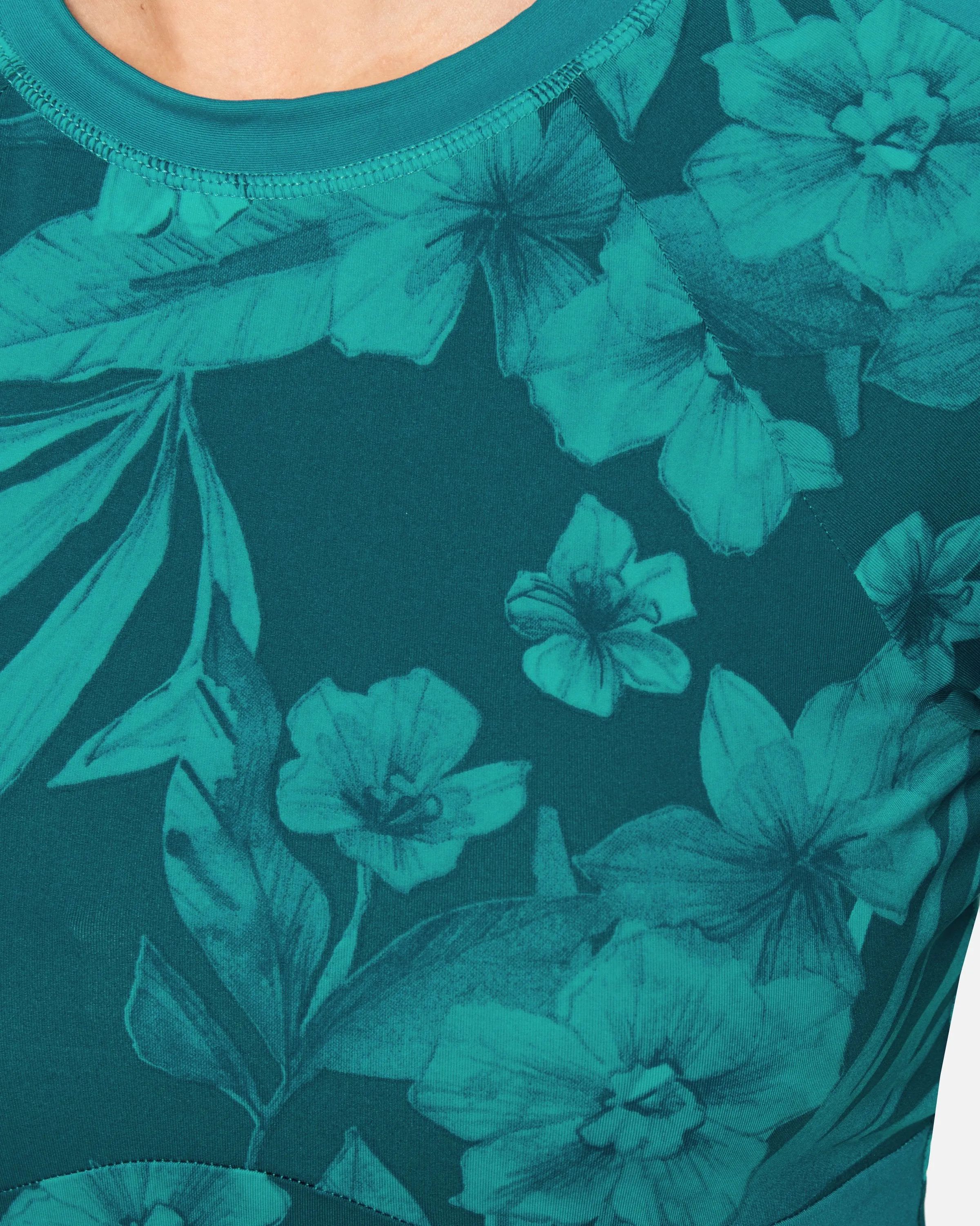 Carissa Moore Collection - Hawaiian Shadow Mock Neck Rashguard sold by Hurley product image thumbnail 5