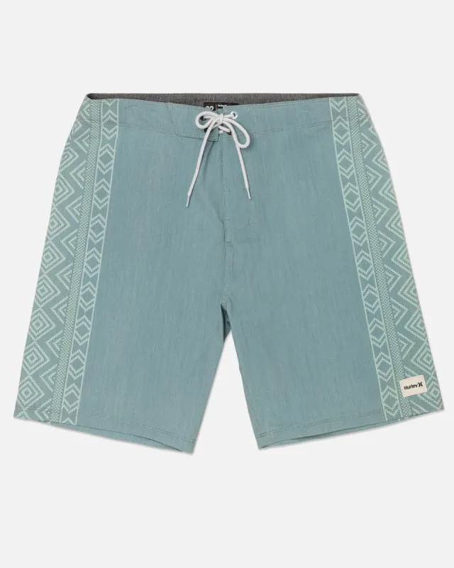 Phantom Naturals Weekender Boardshort 20" sold by Hurley