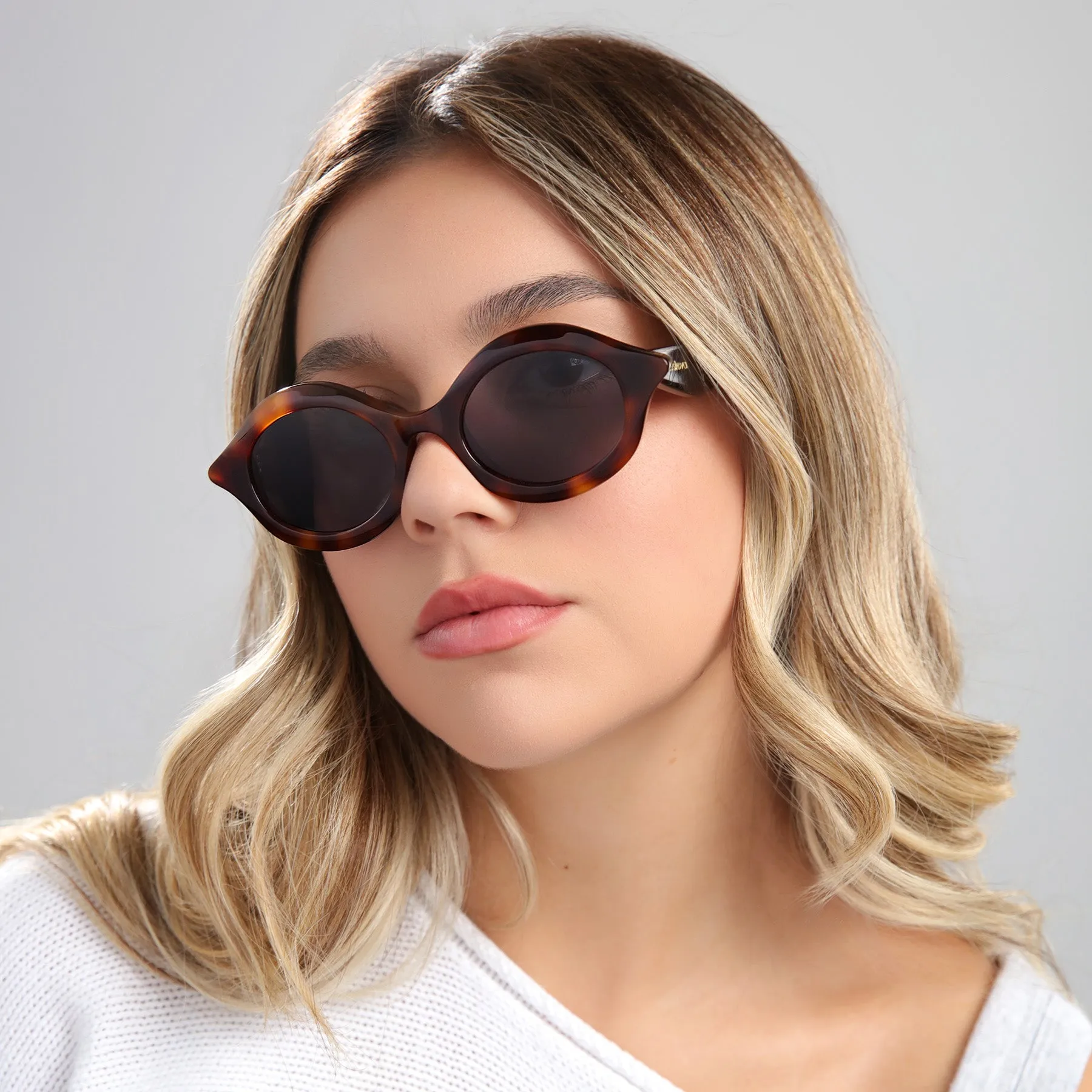 Willow Sunglasses sold by Illesteva product image thumbnail 5