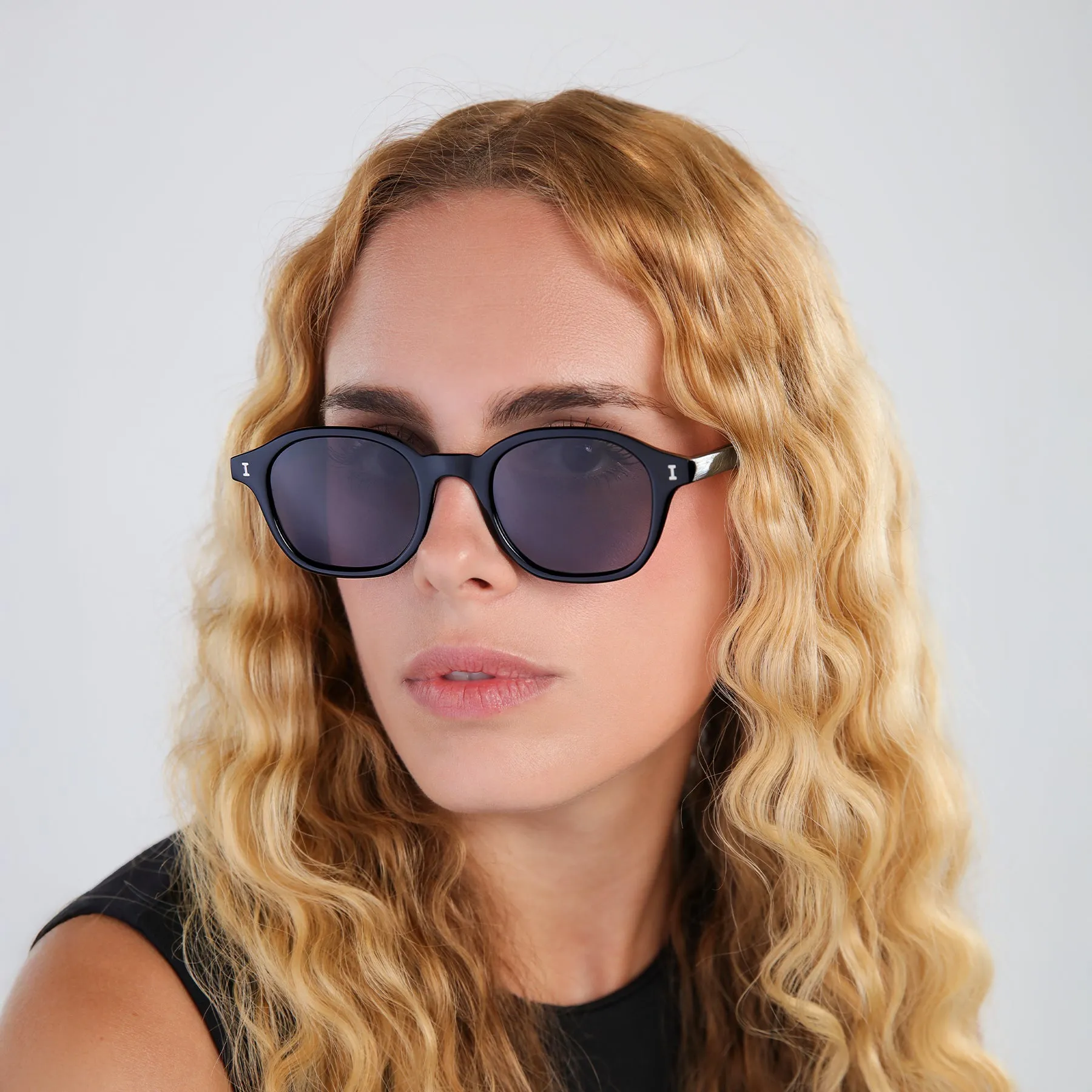 William Sunglasses sold by Illesteva product image thumbnail 5