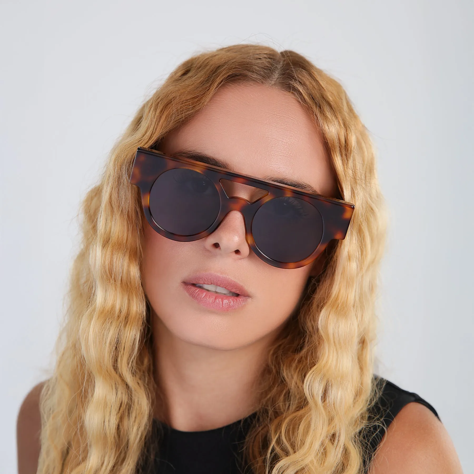 Meyer (15 Year Anniversary) Sunglasses sold by Illesteva product image thumbnail 4