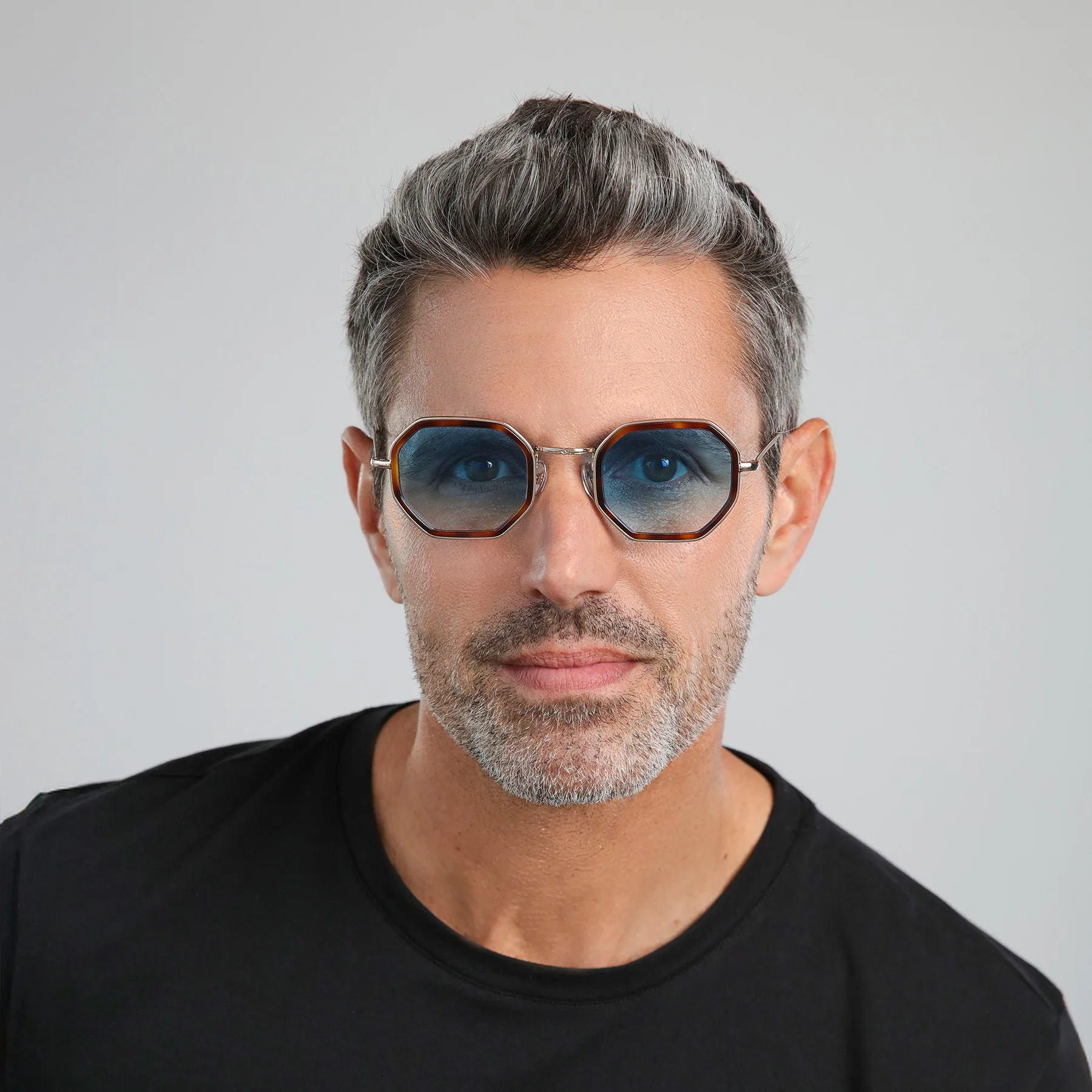 Dylan Tate Sunglasses sold by Illesteva product image thumbnail 3