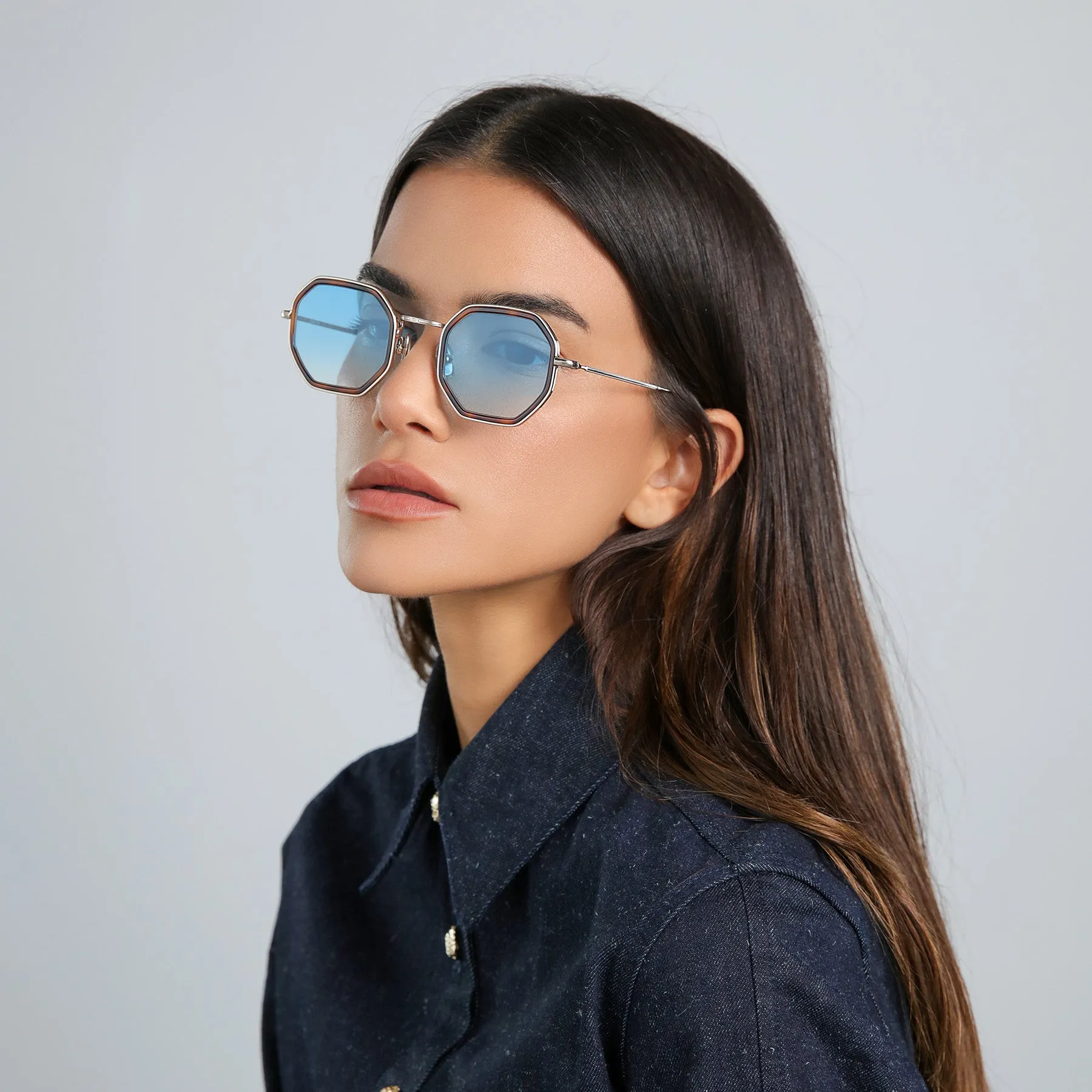 Dylan Tate Sunglasses sold by Illesteva product image thumbnail 4