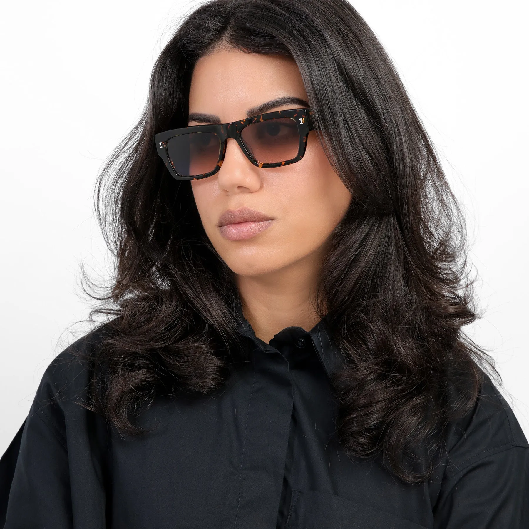 Belluna Sunglasses sold by Illesteva product image thumbnail 5