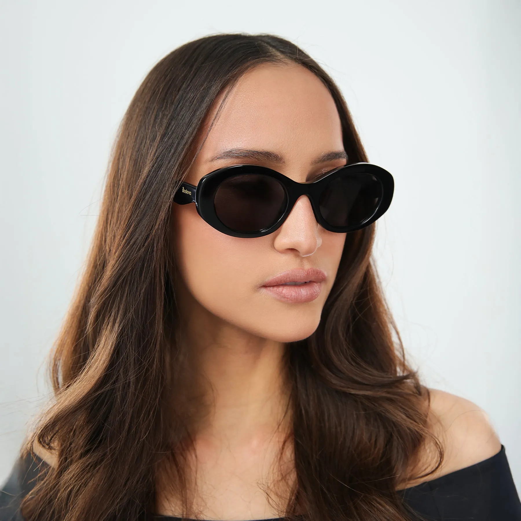 Luna Sunglasses sold by Illesteva product image thumbnail 4