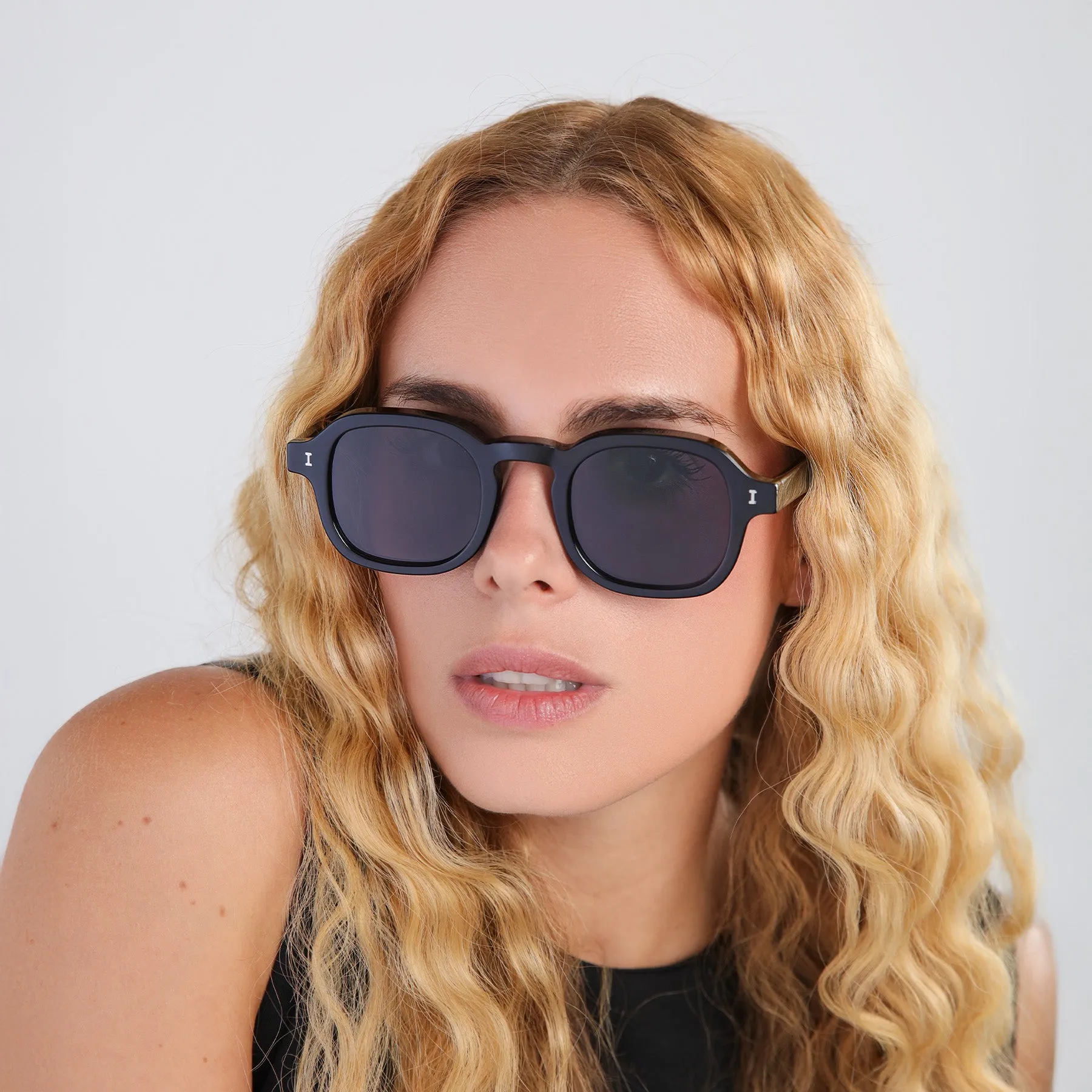 Washington Sunglasses sold by Illesteva product image thumbnail 2