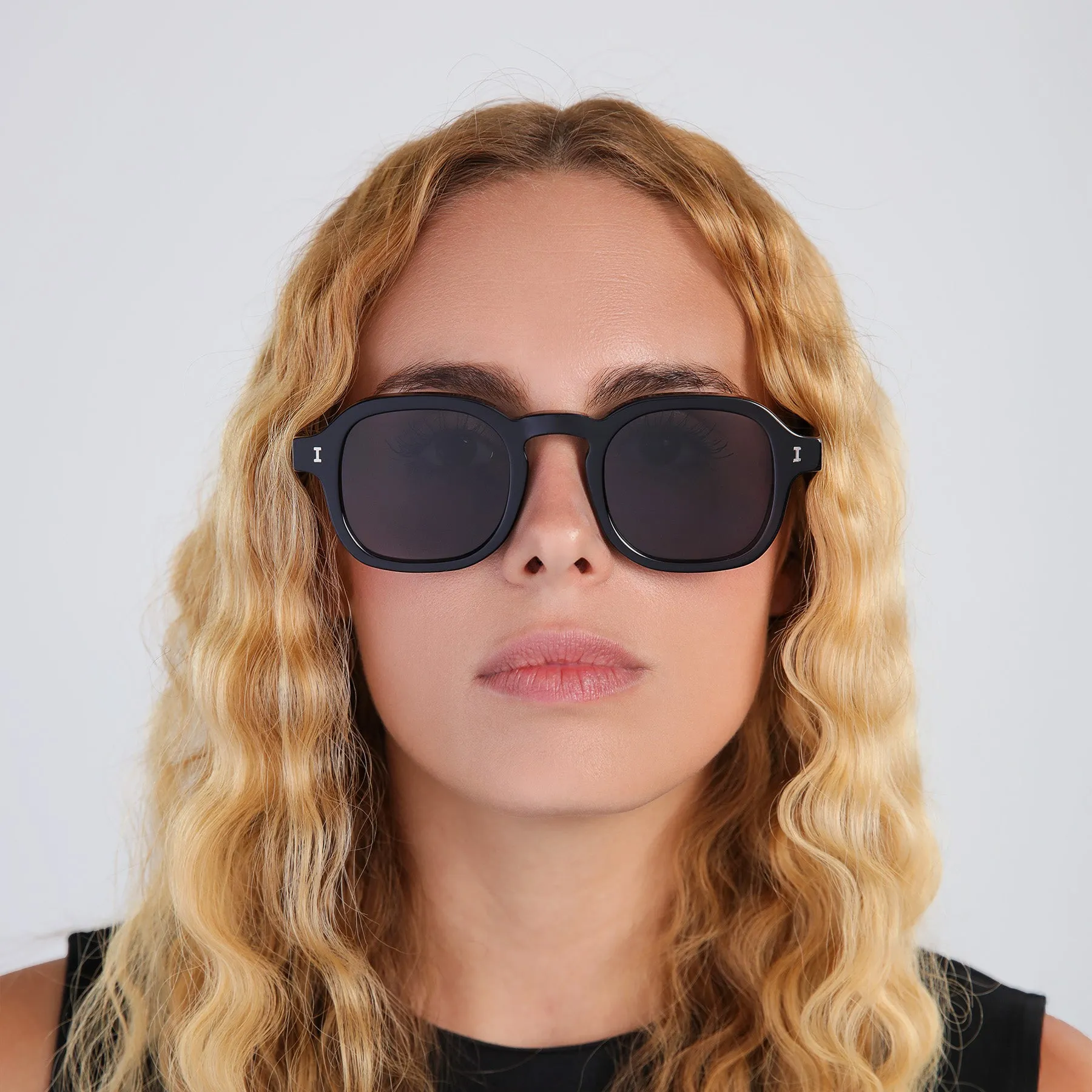 Washington Sunglasses sold by Illesteva product image thumbnail 3