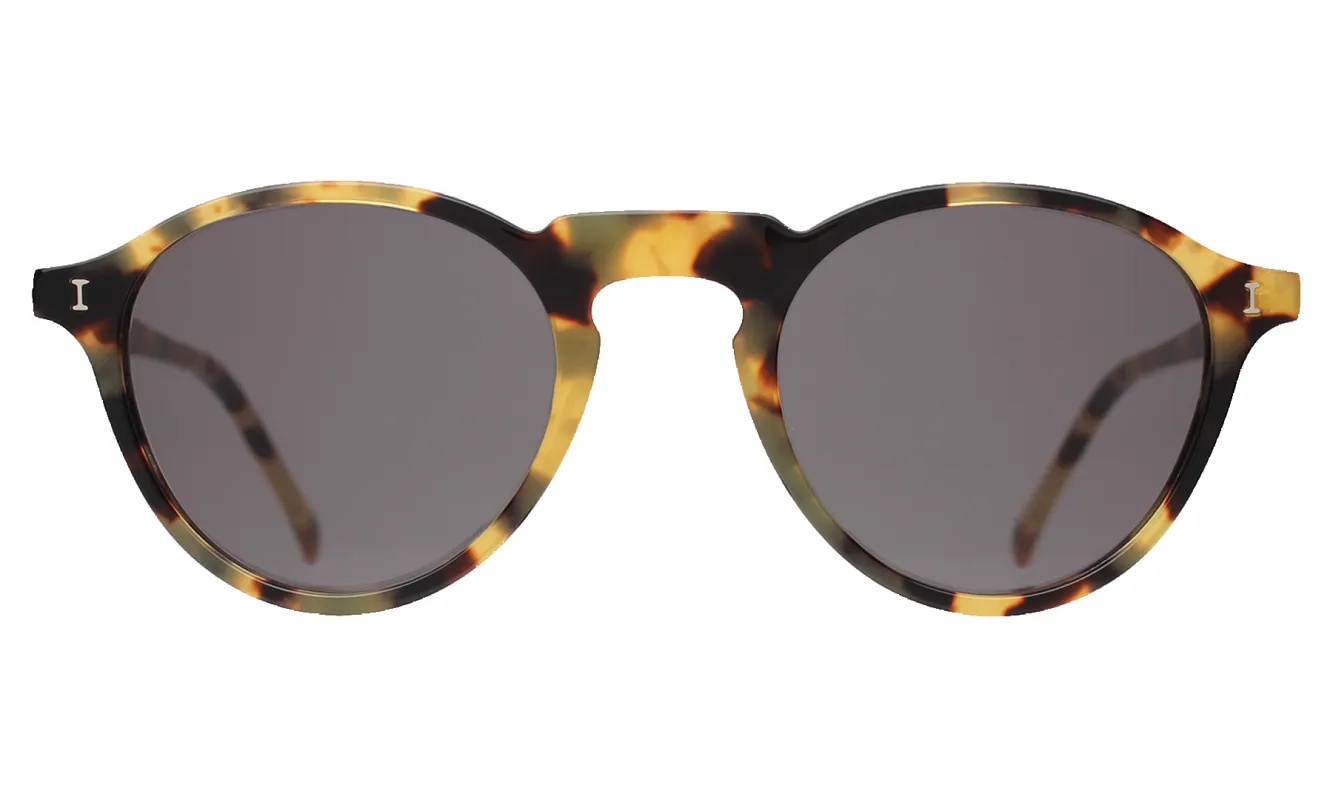 Capri Sunglasses sold by Illesteva