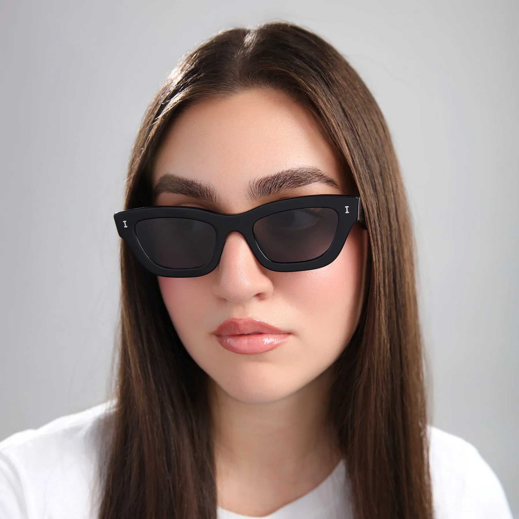 Donna Sunglasses sold by Illesteva product image thumbnail 2