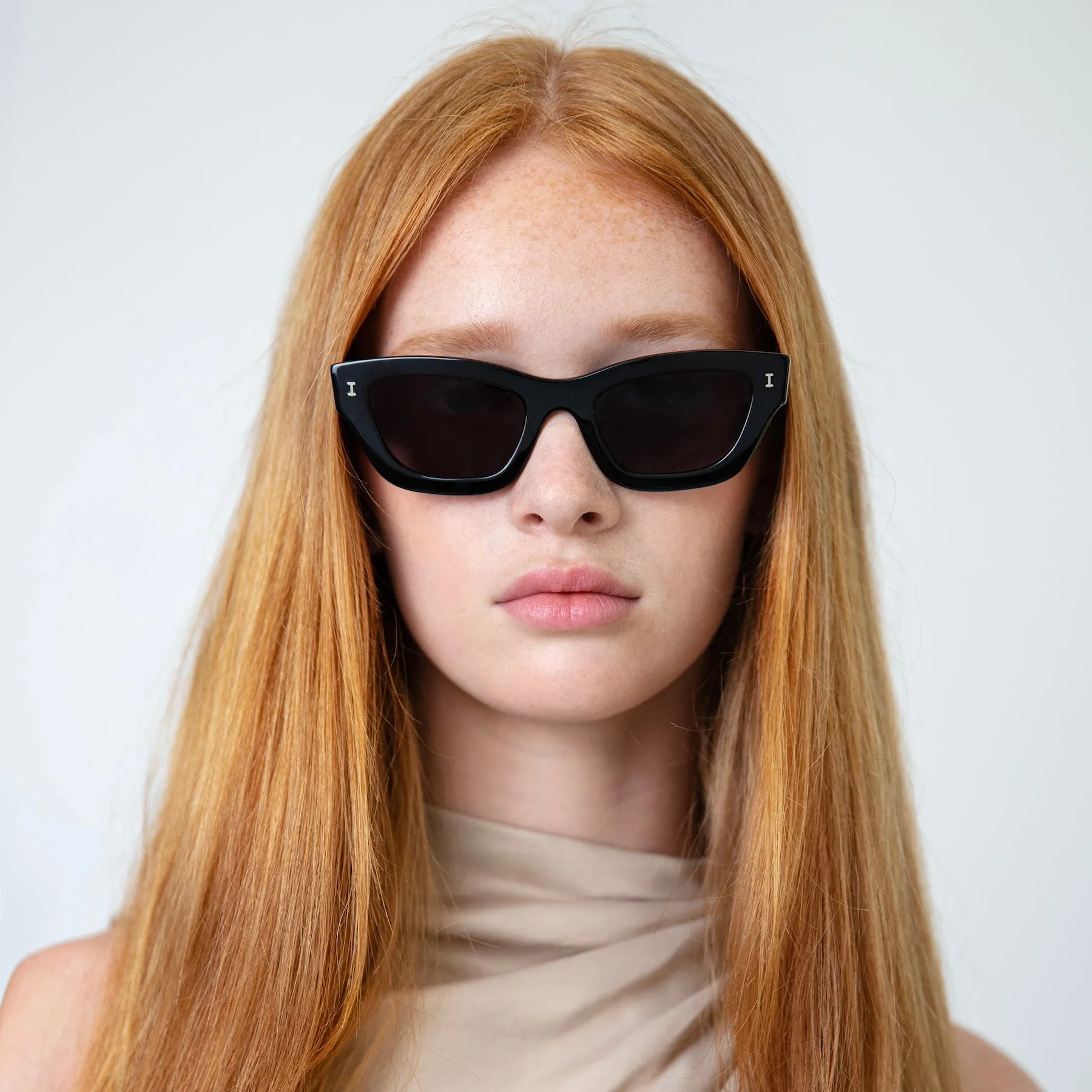 Donna Sunglasses sold by Illesteva product image thumbnail 5