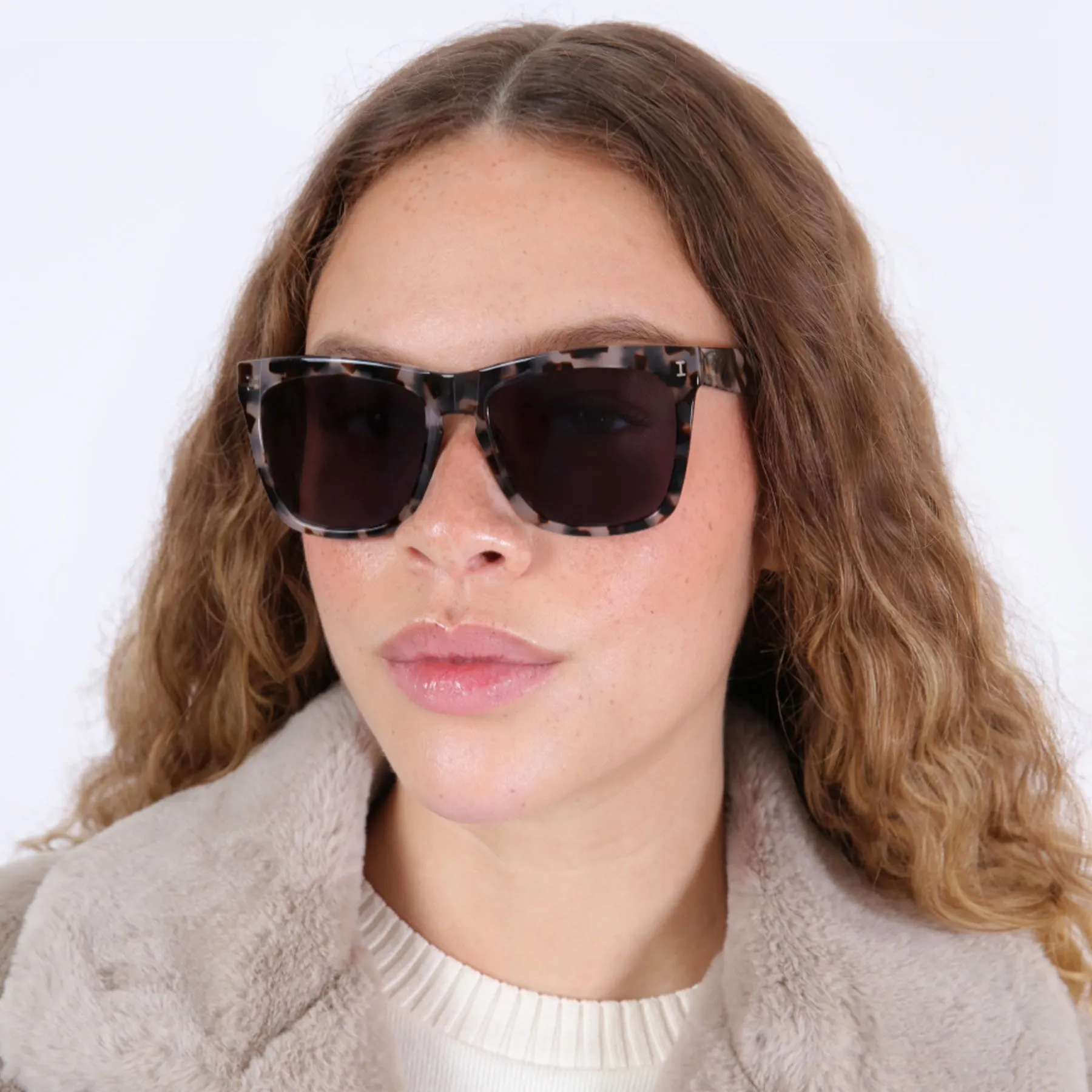 Los Feliz Sunglasses sold by Illesteva product image thumbnail 2