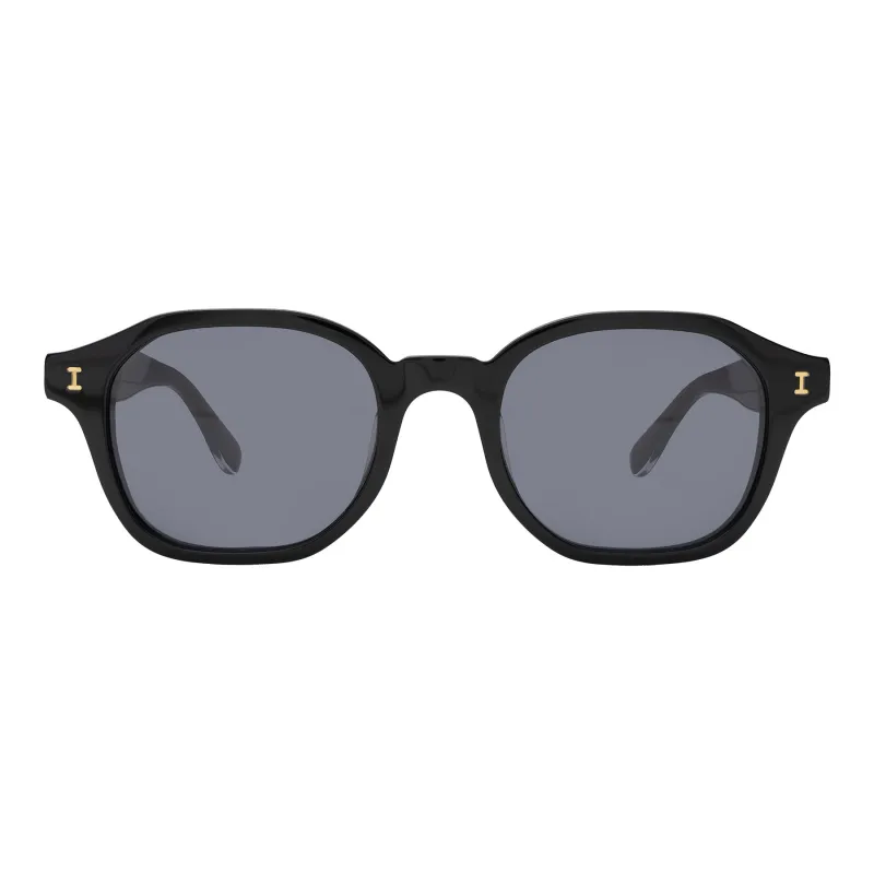 Will Sunglasses made by Illesteva