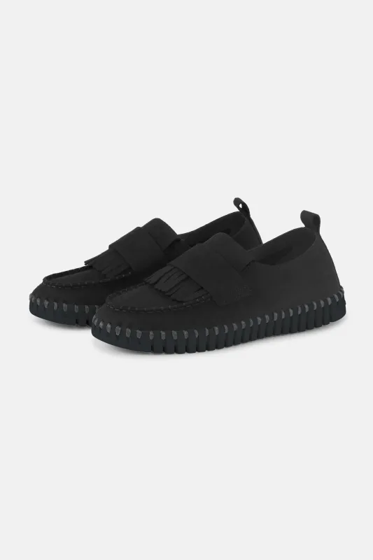 Tulip Fringe Loafer - Black Black made by Ilse Jacobsen