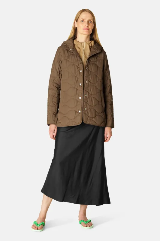 Quilt jacket - Cub Brown sold by Ilse Jacobsen