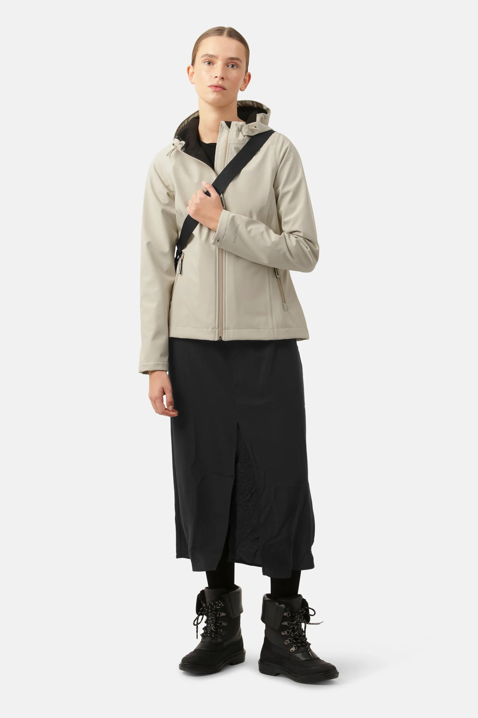Short Softshell Raincoat - Bleached Sand sold by Ilse Jacobsen