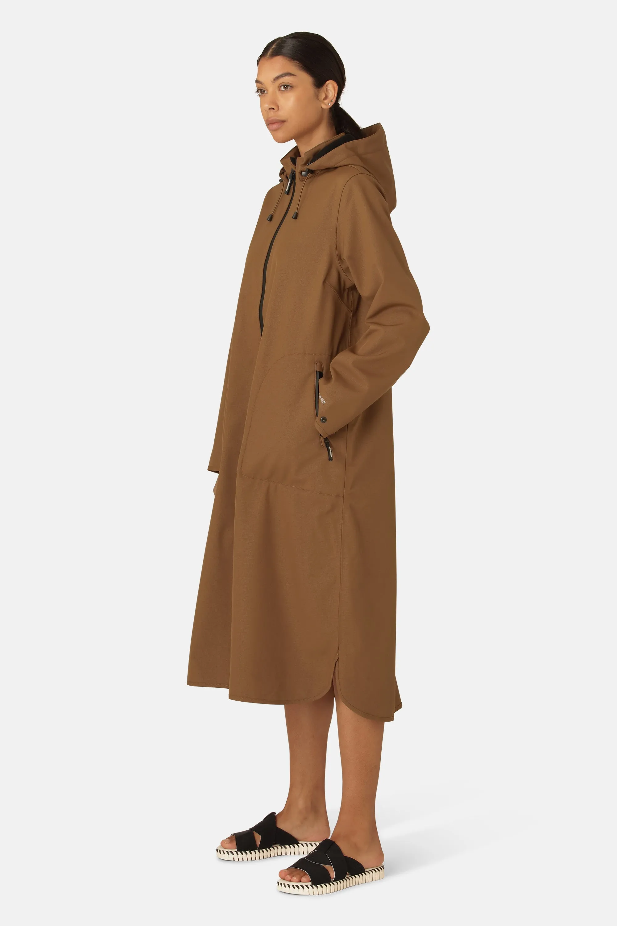 Raincoat - Walnut sold by Ilse Jacobsen