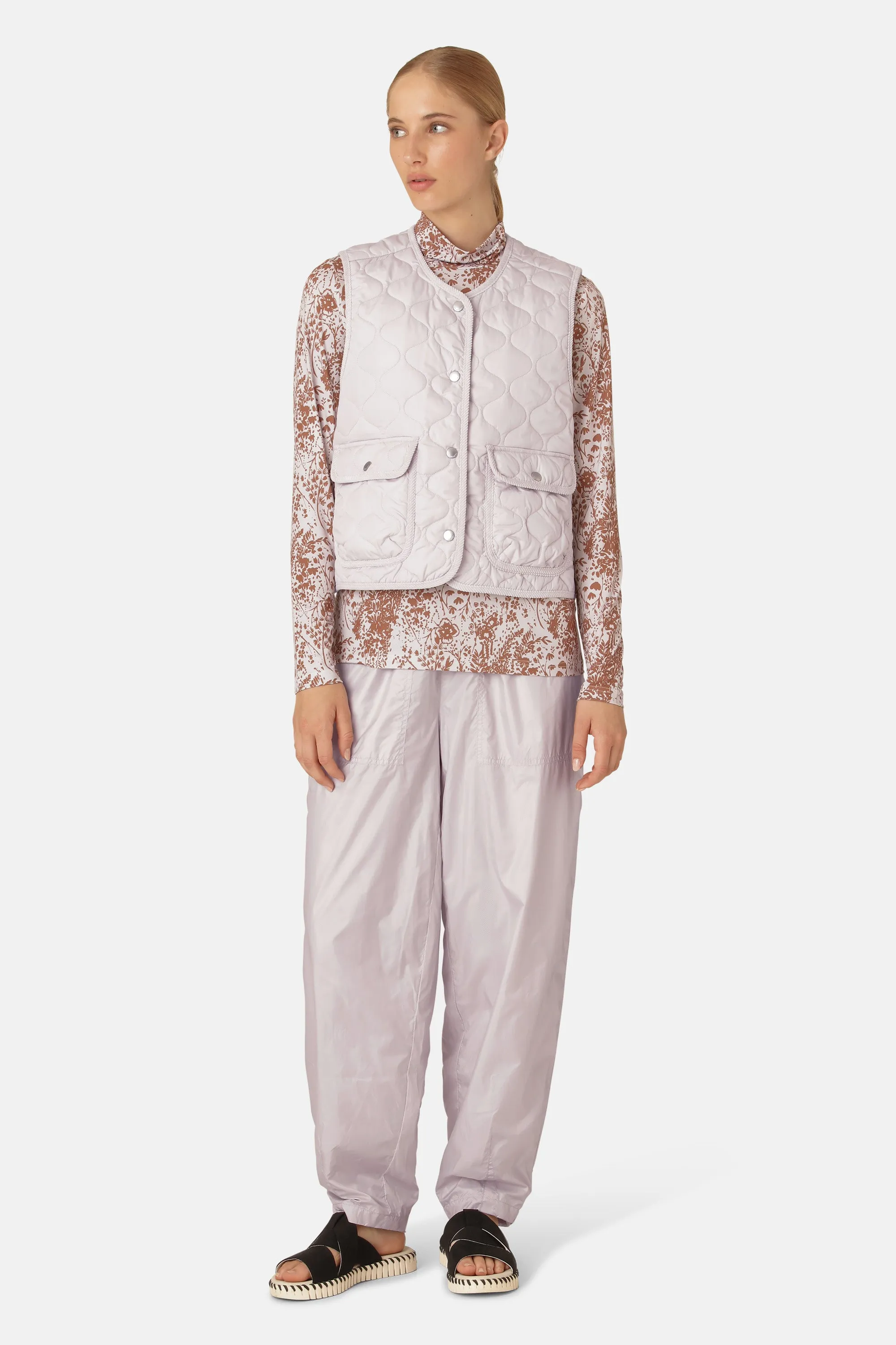 Quilt Vest - Concrete sold by Ilse Jacobsen