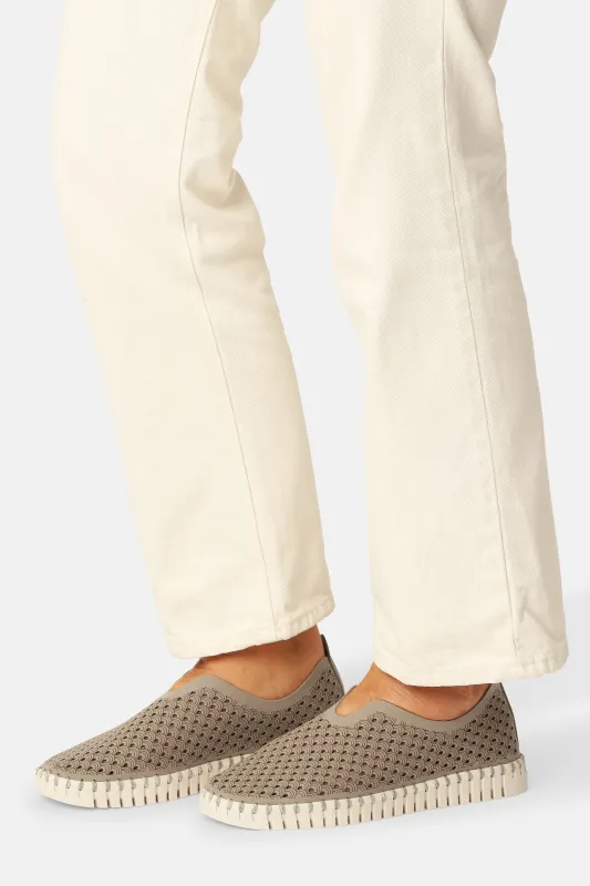 Tulip Flats - Coriander Pearled Ivory made by Ilse Jacobsen