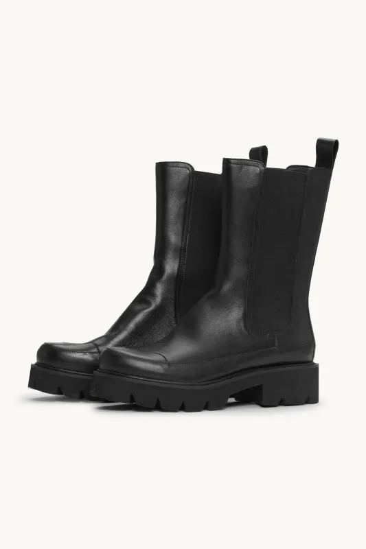 Miley Leather - Black made by Ilse Jacobsen