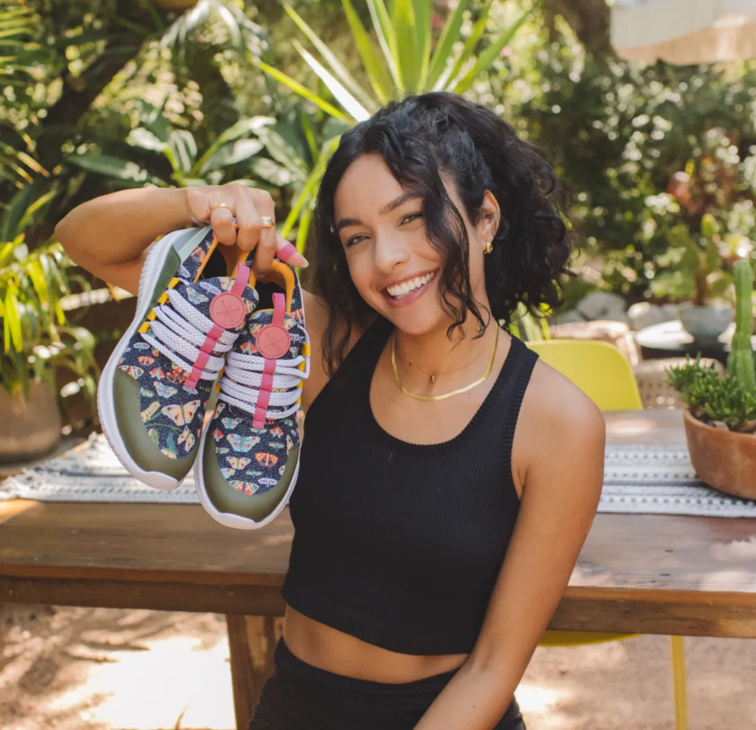 Flutterby Runner V.2 sold by inkkas product image thumbnail 2