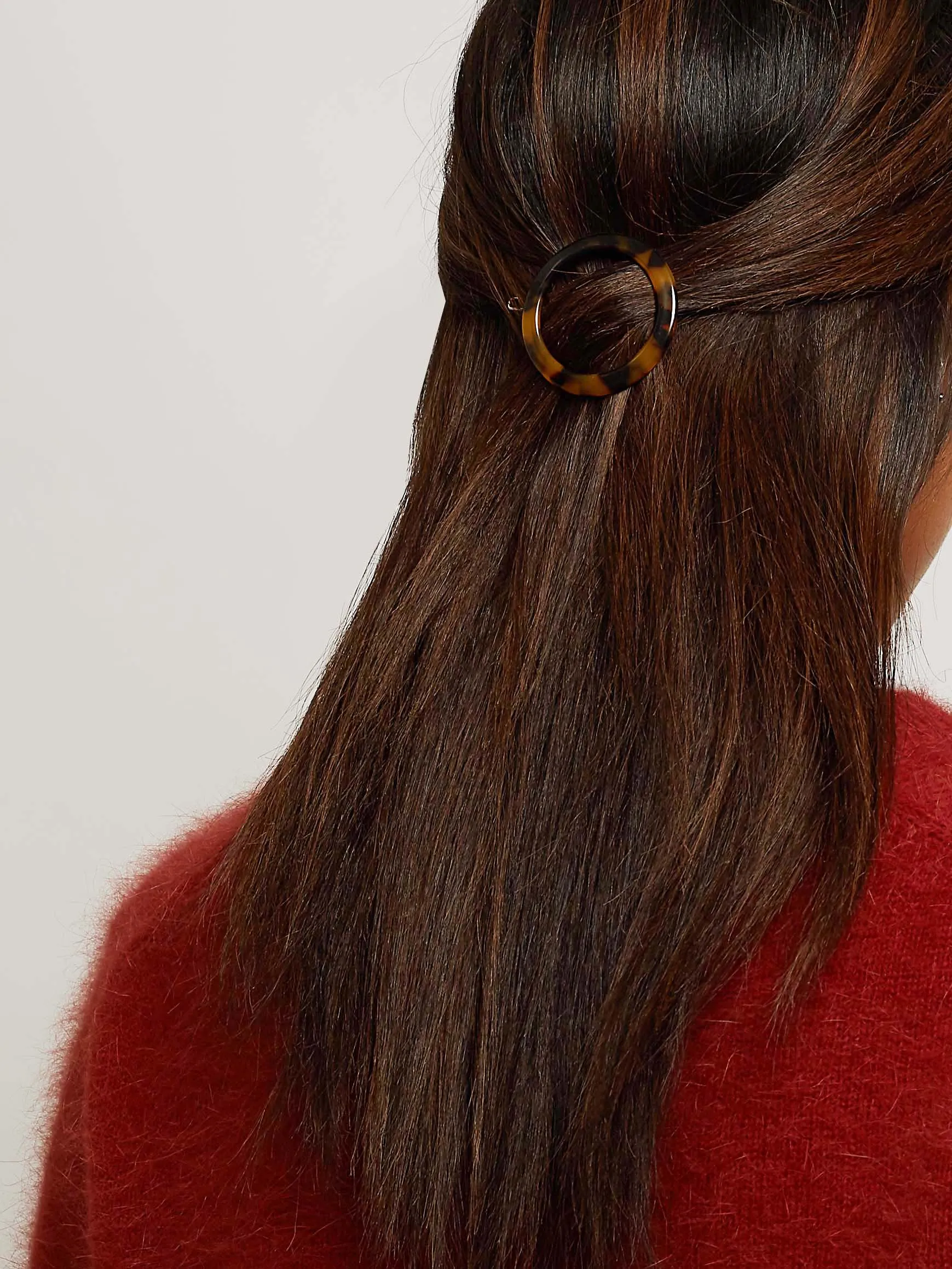 Round Tortoiseshell Clip sold by iris product image thumbnail 2