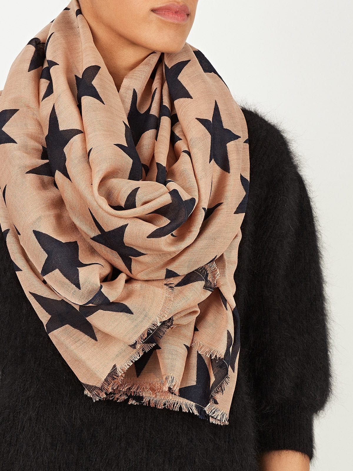 Roebuck Star Wool Scarf sold by iris product image thumbnail 2