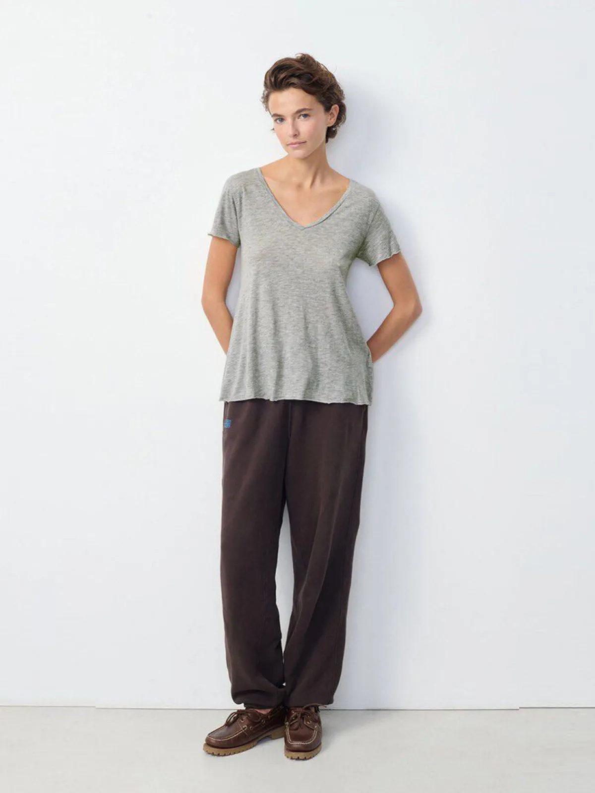 Jacksonville v/ Neck T-Shirt - Light Grey sold by iris product image thumbnail 5