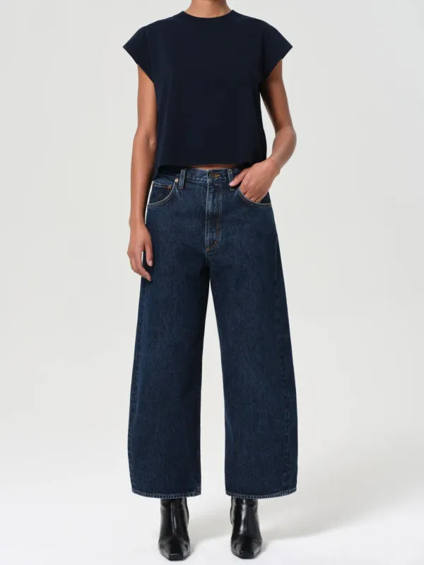 Low Curve Jean Crop sold by iris