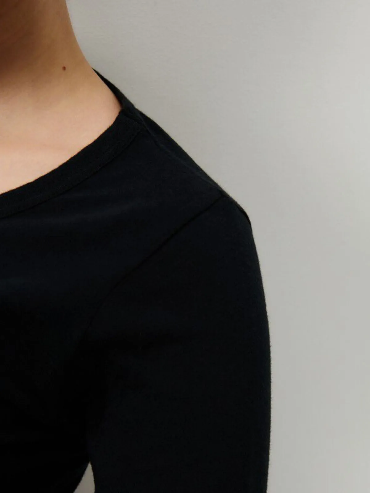 Gamipy T-Shirt Dress - Black sold by iris product image thumbnail 4