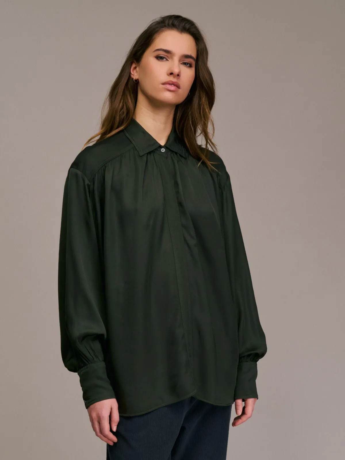 Carina shirt - Green sold by iris