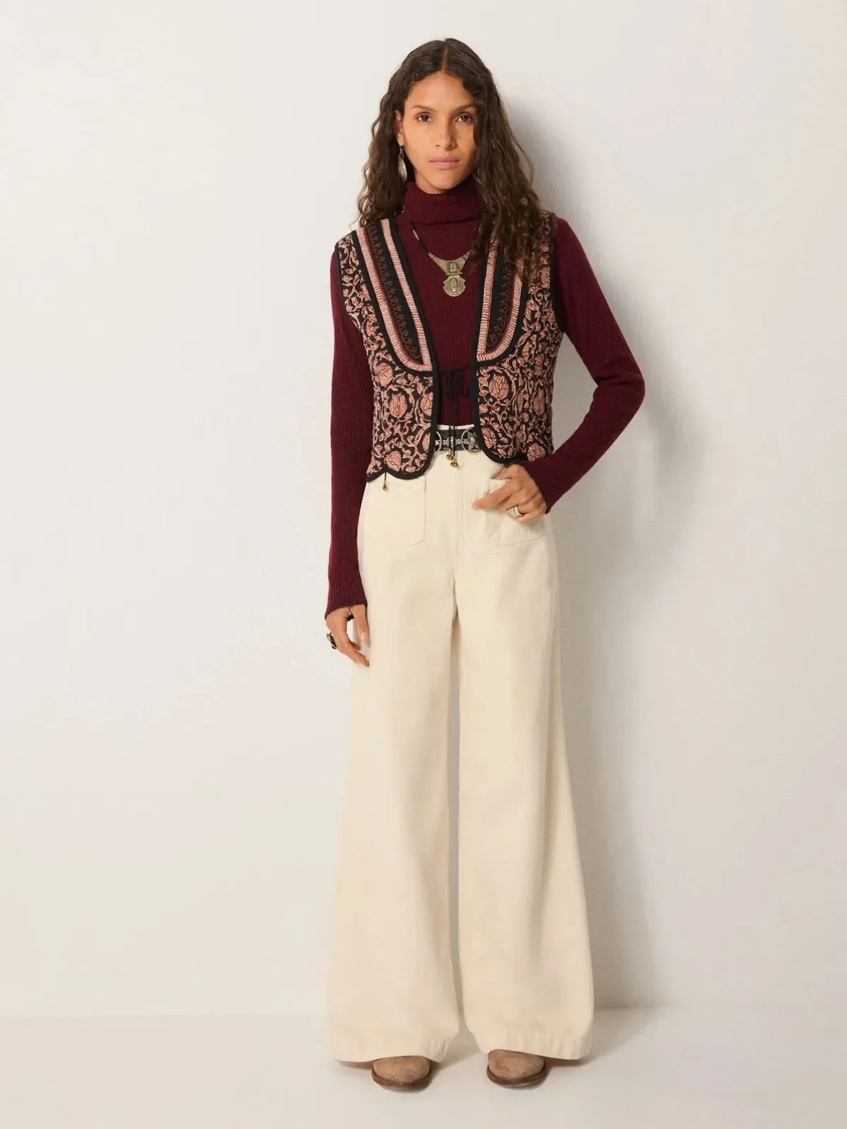 Luna Print Vest - Black sold by iris product image thumbnail 5