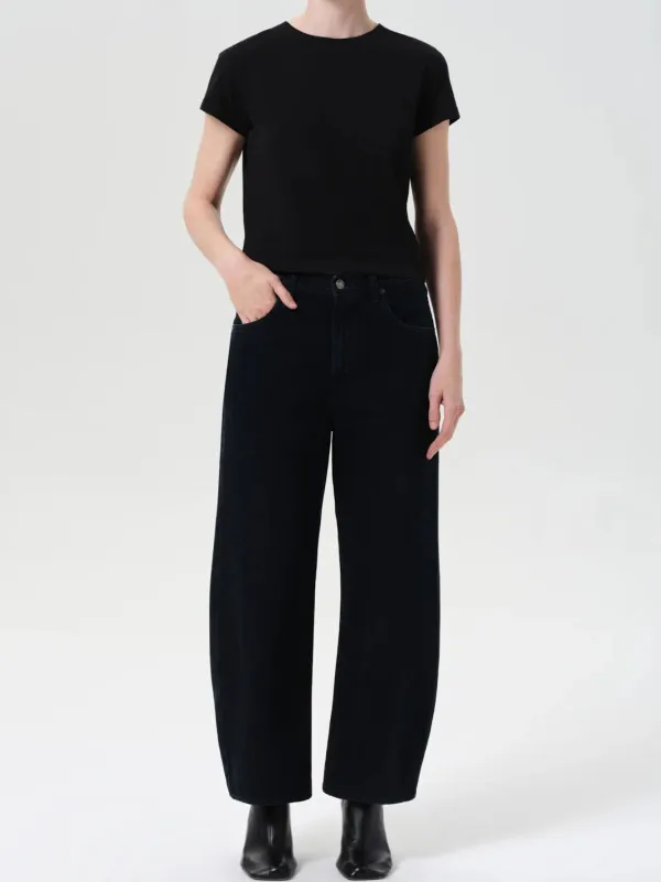 Low Curve Jean Crop - Black sold by iris