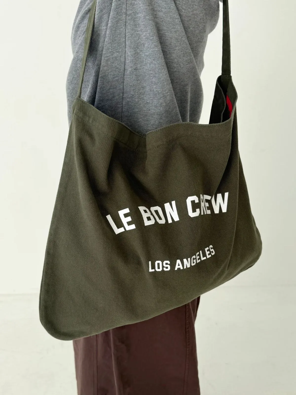 Le Bon Crew Happy Carry Bag - Olive sold by iris product image thumbnail 2