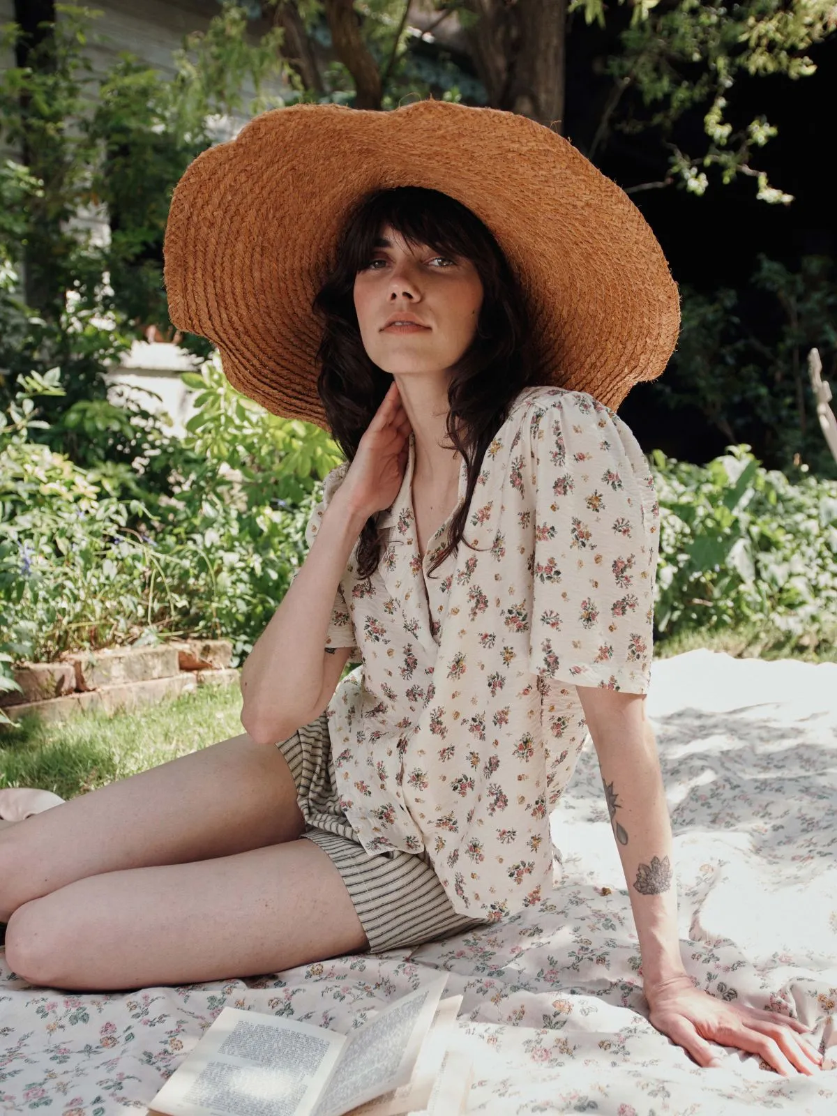 Debora Floral Shirt - Ecru sold by iris product image thumbnail 5