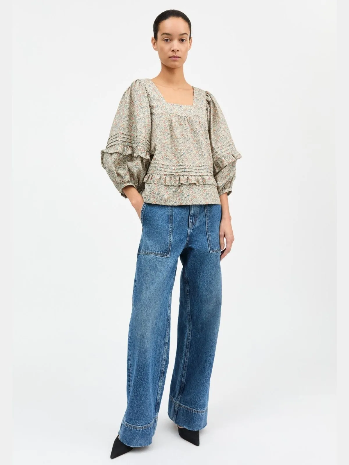 Hope Balloon Sleeve Blouse - Flower Print sold by iris product image thumbnail 3