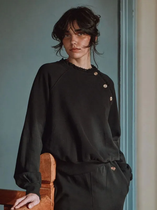 Dherry Embroidered Sweatshirt - Black made by iris