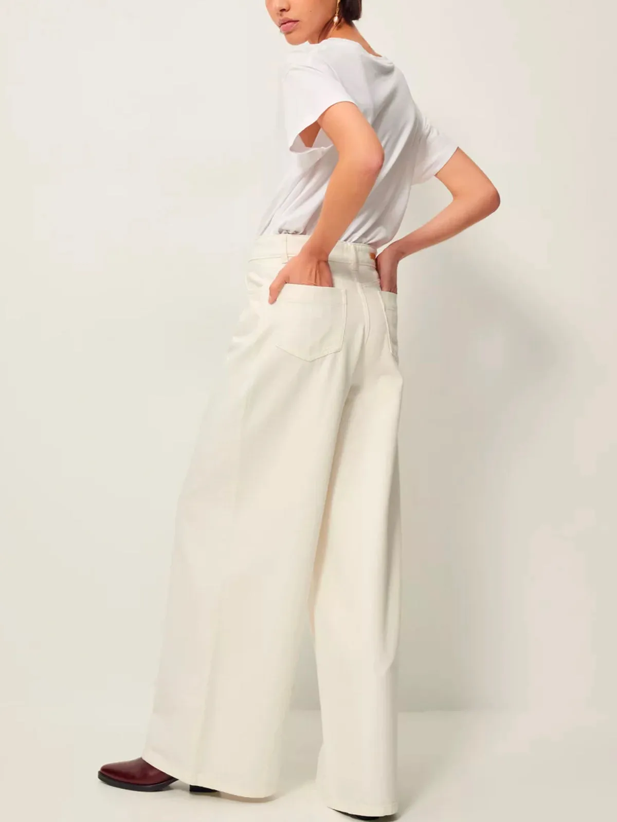 Dalt Denim Jeans - White sold by iris product image thumbnail 4