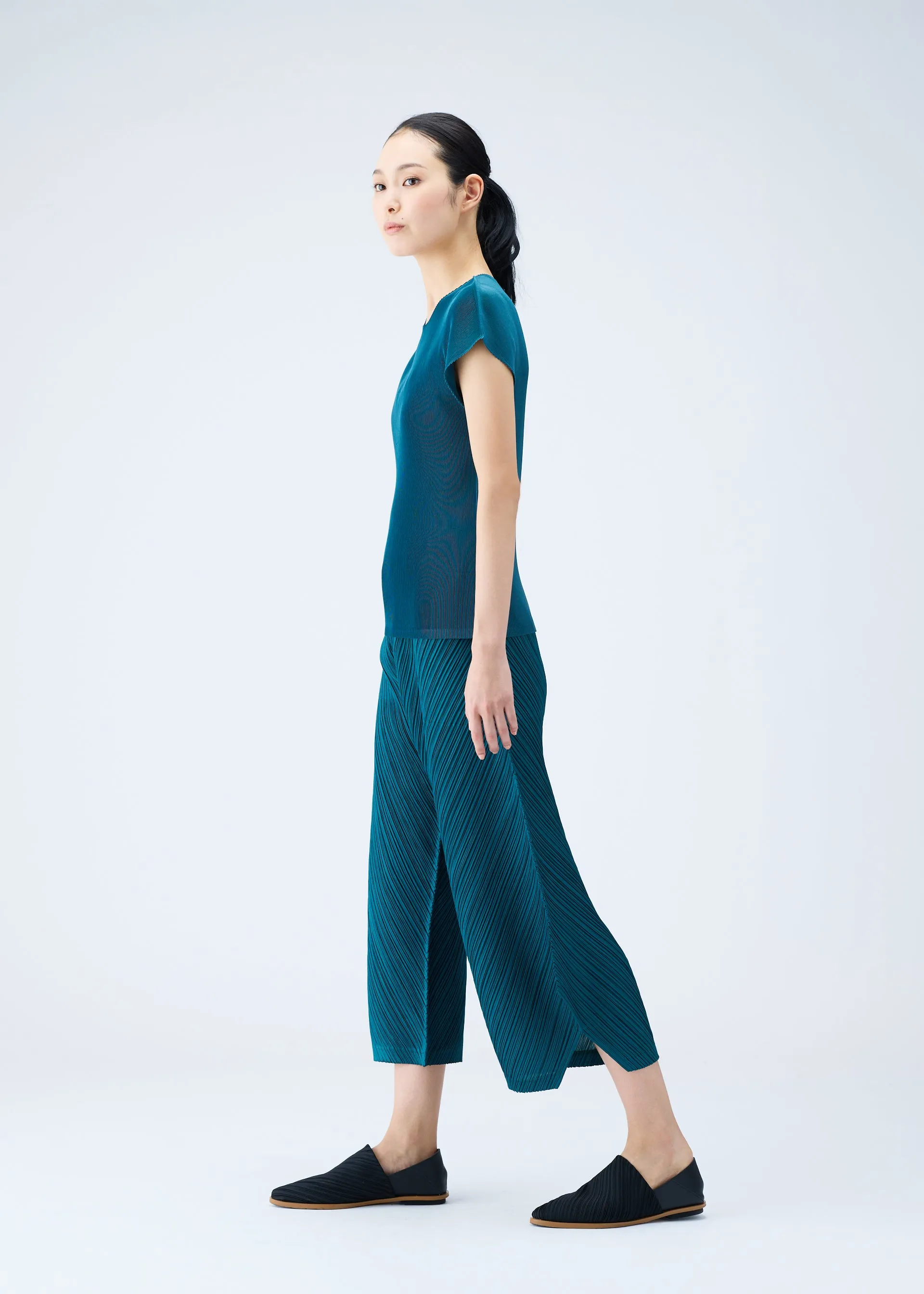 MIST JULY TOP sold by Issey Miyake product image thumbnail 3