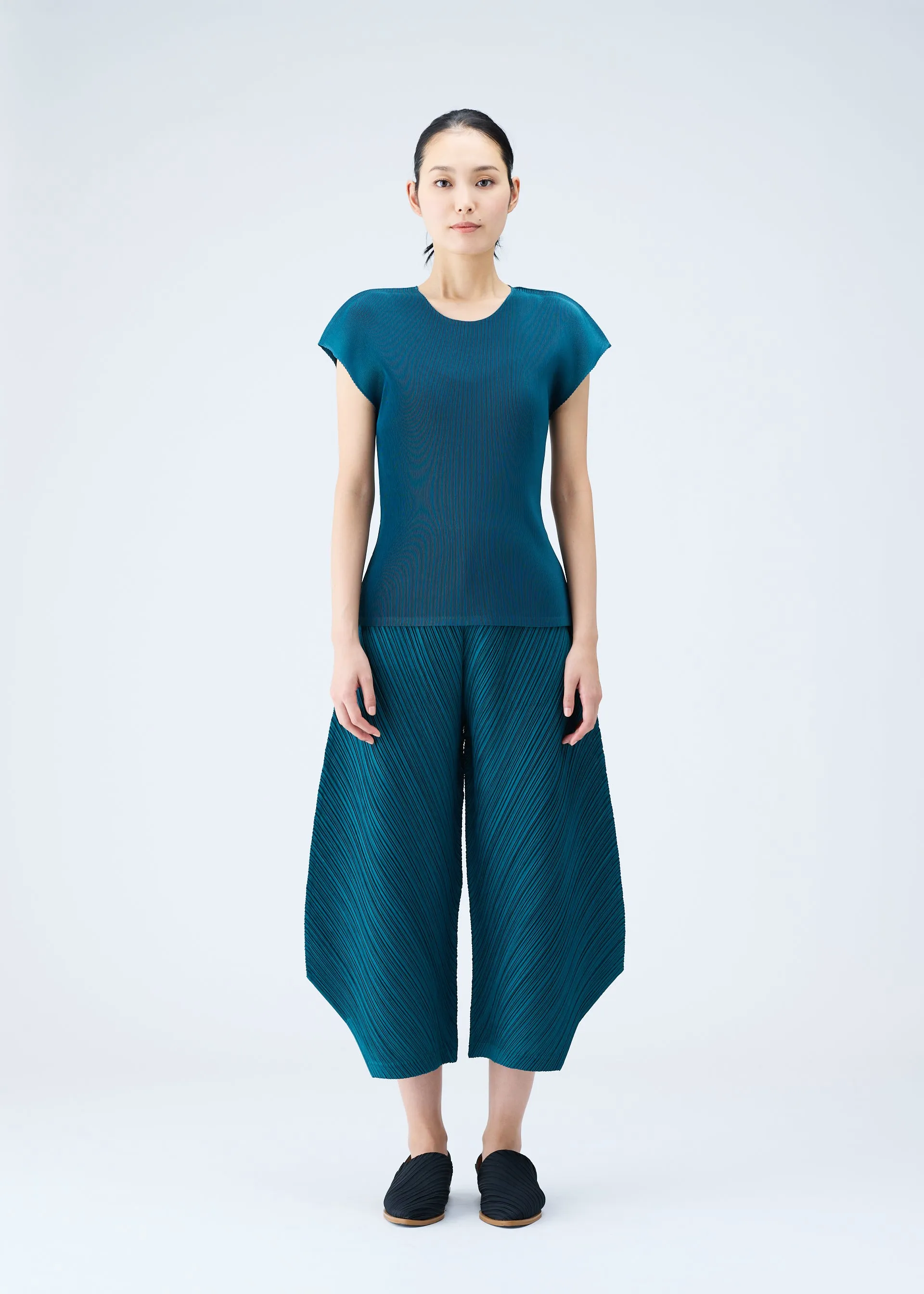 MIST JULY TOP sold by Issey Miyake product image thumbnail 2