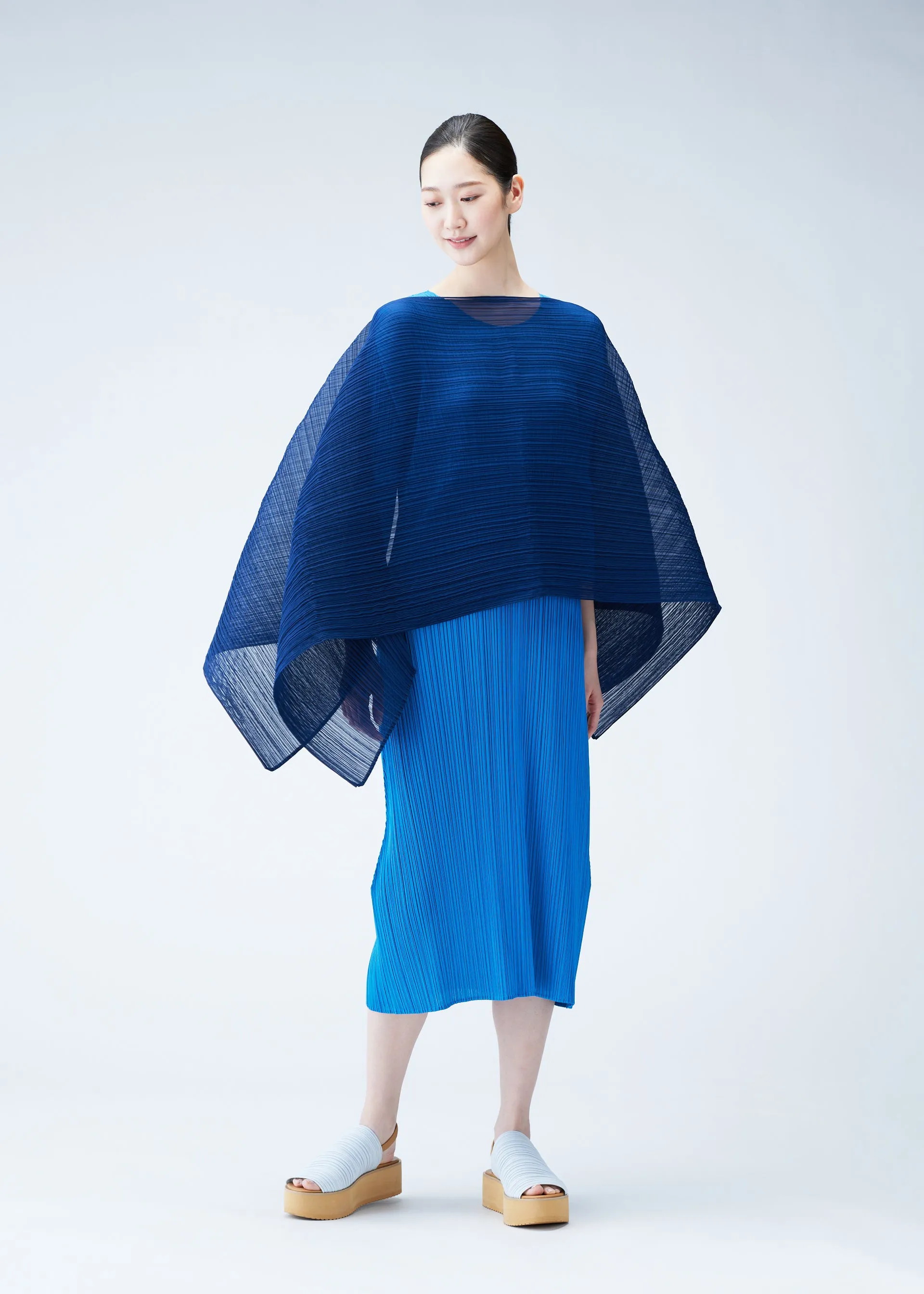 MADAME-T JUNE STOLE sold by Issey Miyake product image thumbnail 4