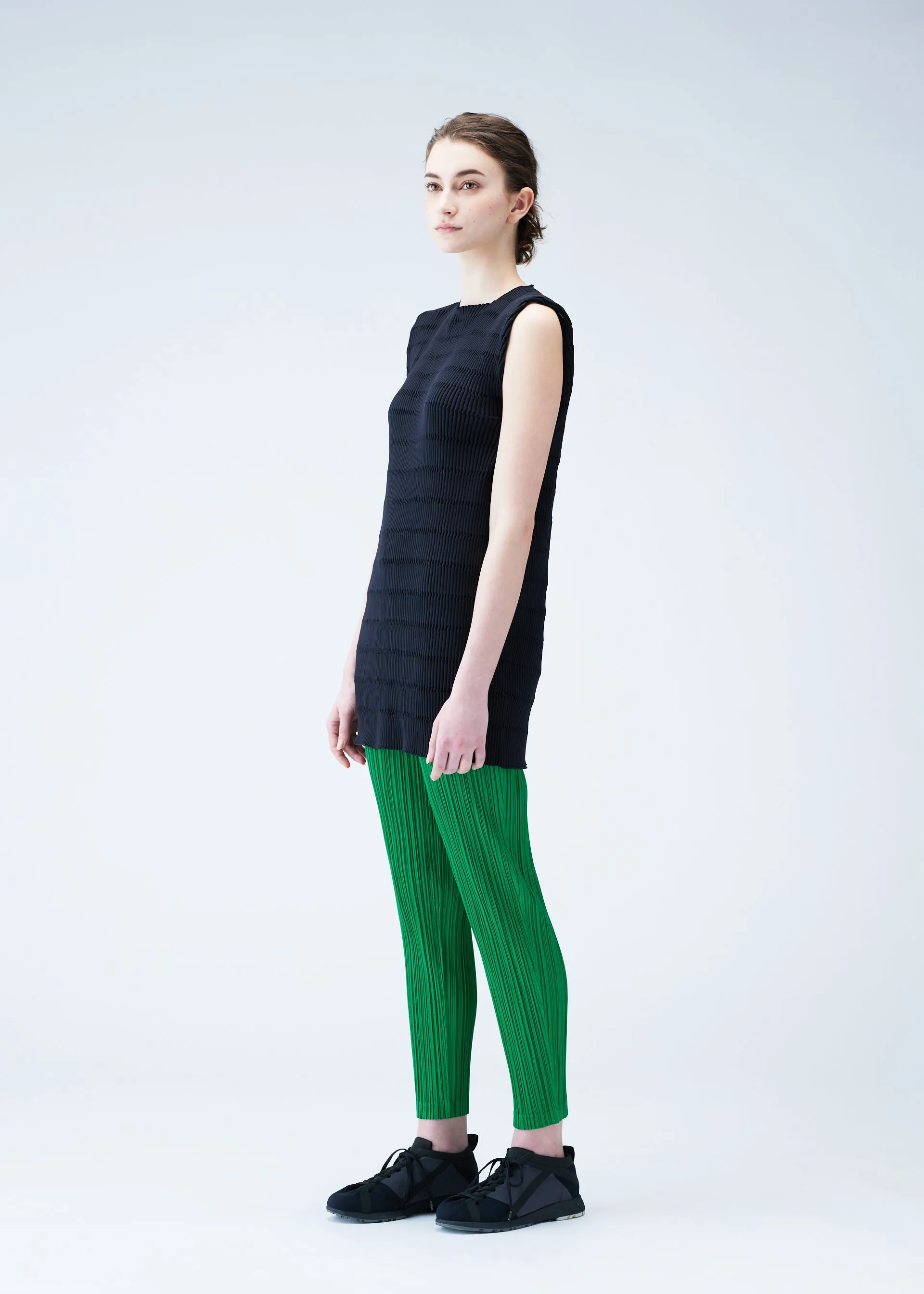 JIGGLY KNIT sold by Issey Miyake product image thumbnail 4