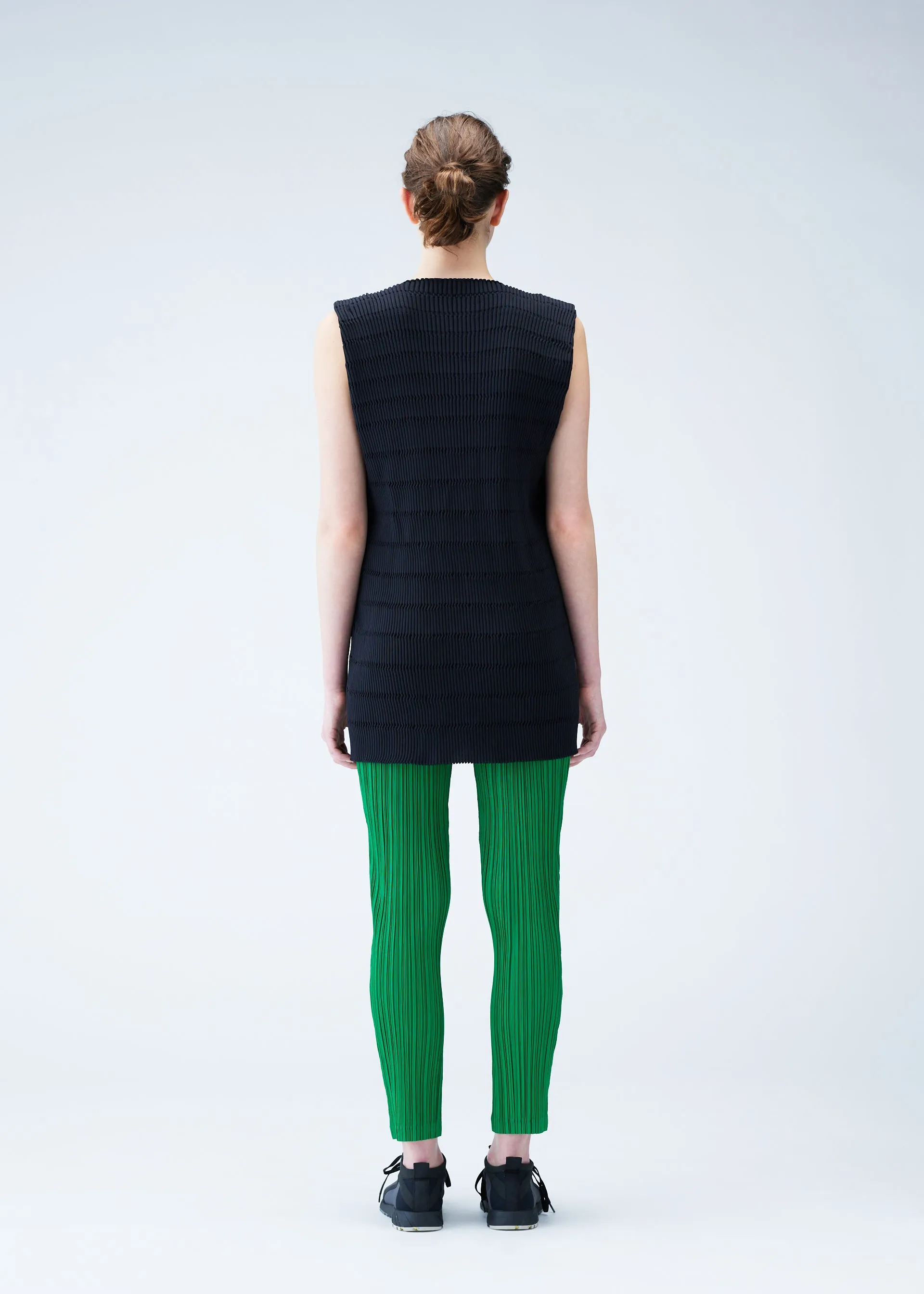 JIGGLY KNIT sold by Issey Miyake product image thumbnail 5