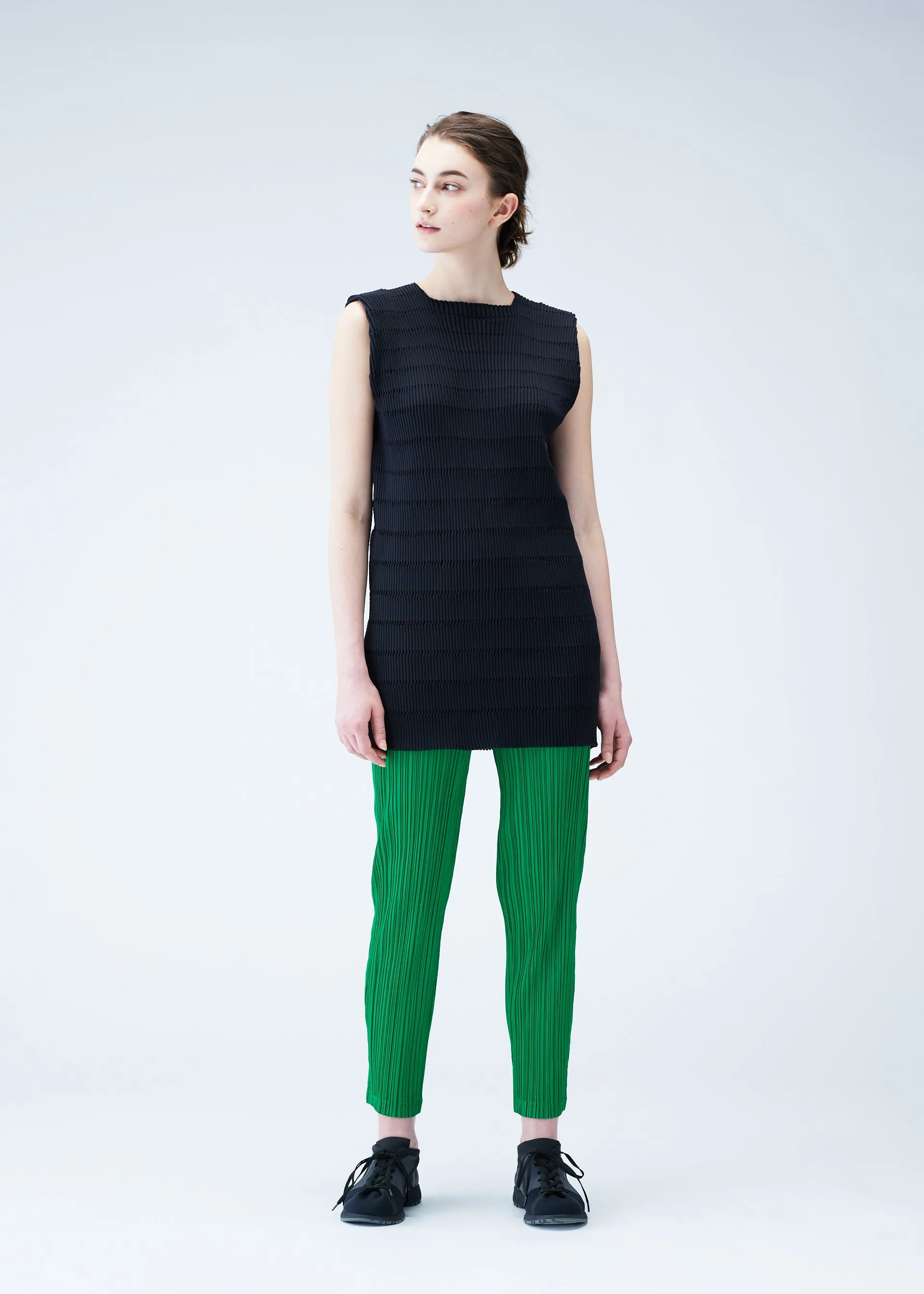 JIGGLY KNIT sold by Issey Miyake product image thumbnail 3