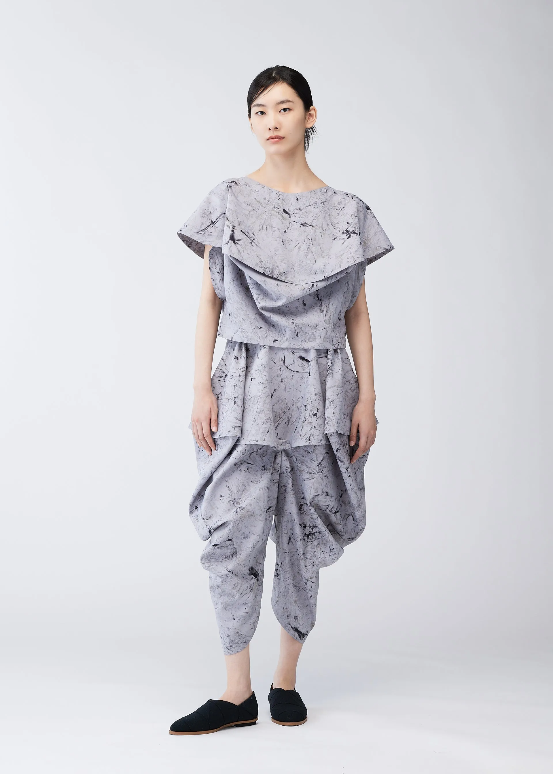 BUBBLE DYE TOP sold by Issey Miyake product image thumbnail 4