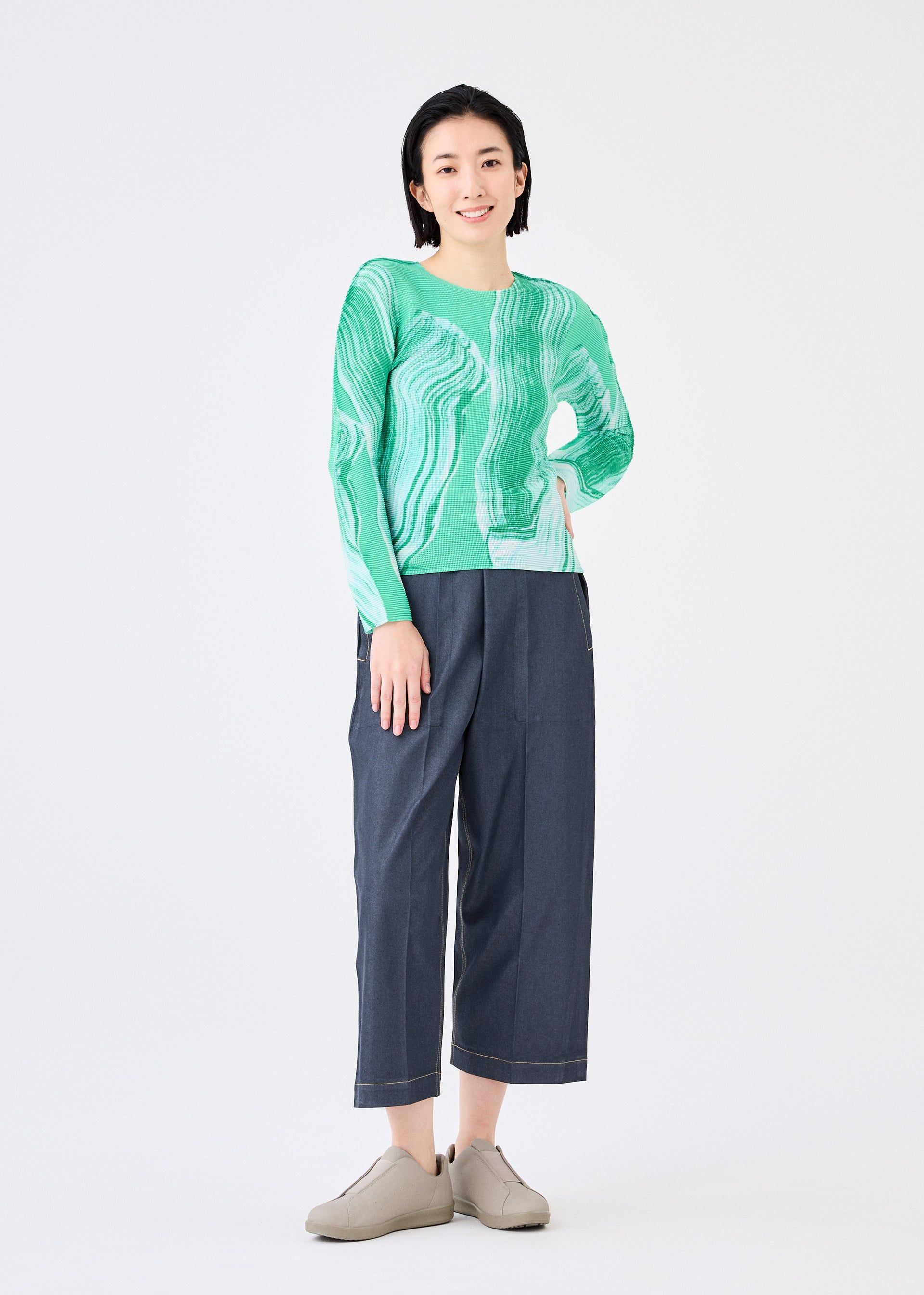 MOVEMENT TOP sold by Issey Miyake product image thumbnail 4