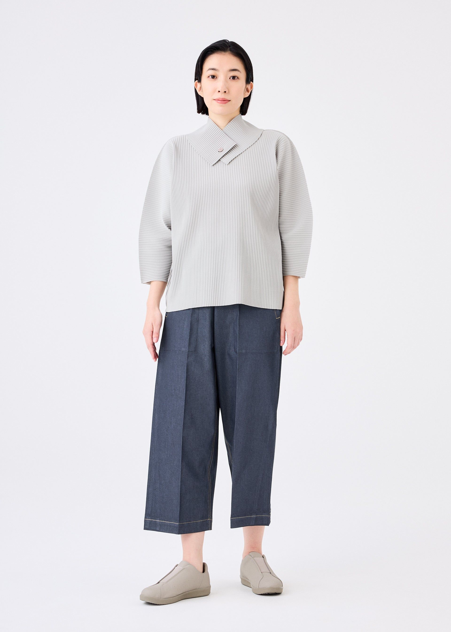 COLLAR PLEATS TOP sold by Issey Miyake product image thumbnail 4