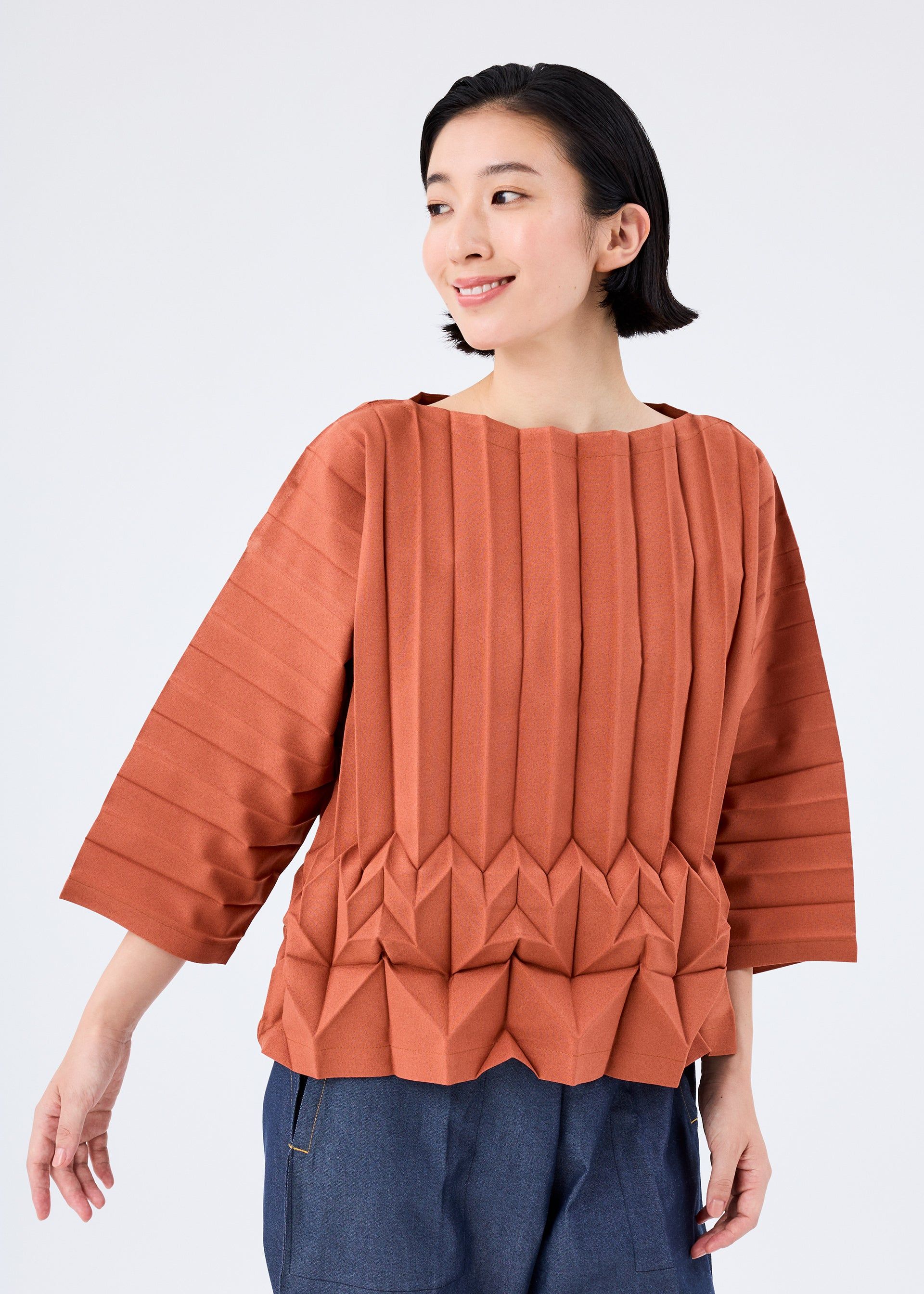CUBE PLEATS TOP sold by Issey Miyake product image thumbnail 3